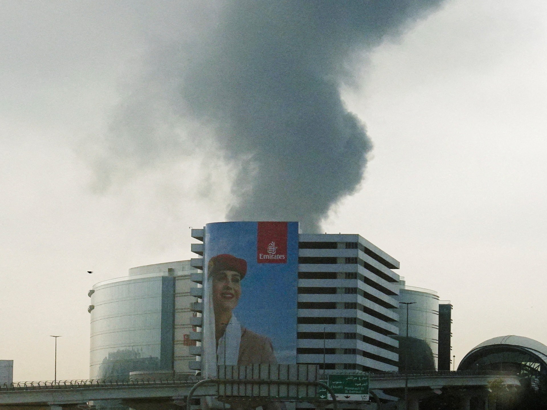 هجمات على 5 دول خليجية رغم إعلان ترمب وقف إطلاق النار مع إيران