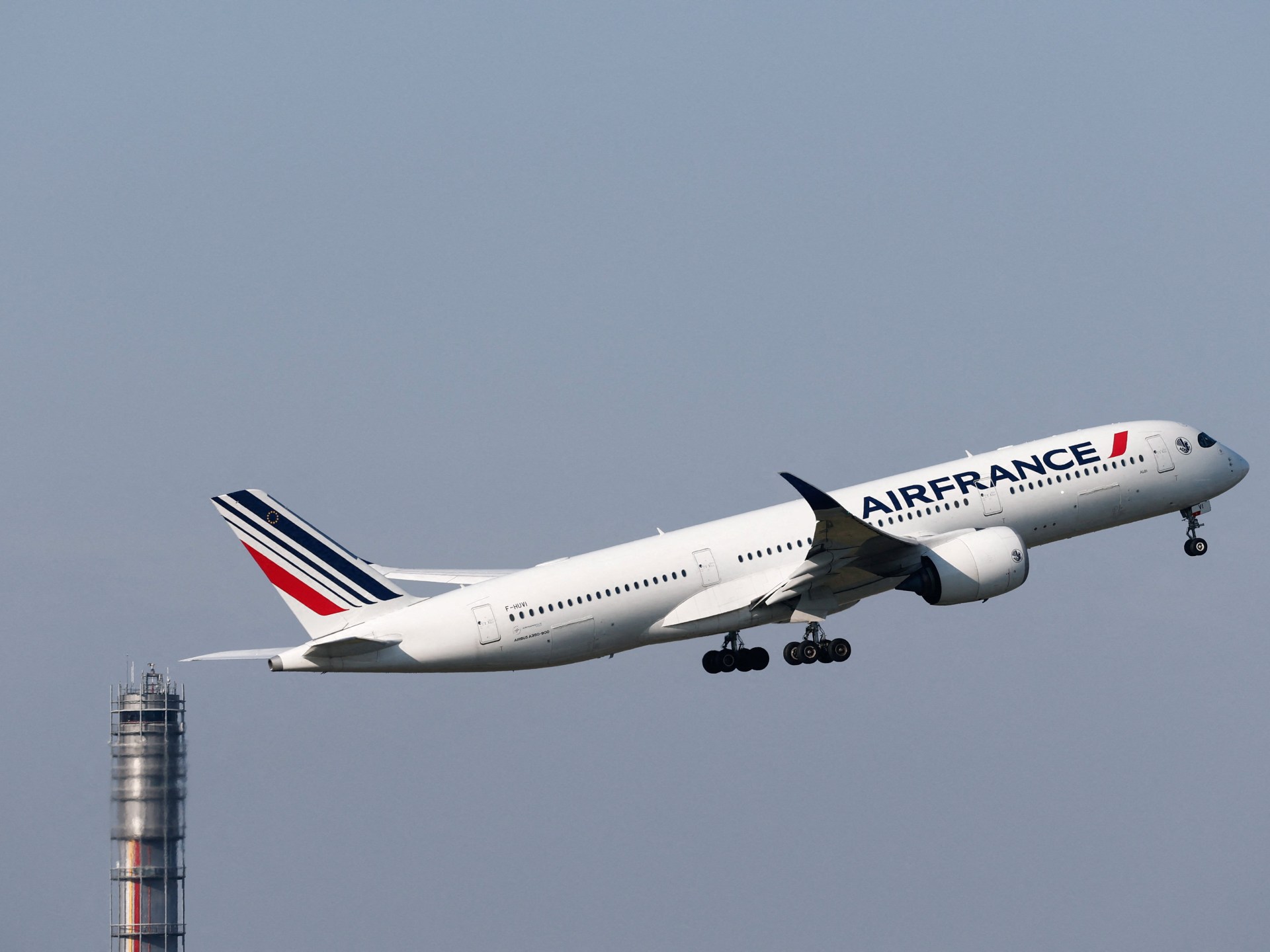 مطارات أوروبا تخشى أزمة في وقود الطائرات خلال 3 أسابيع