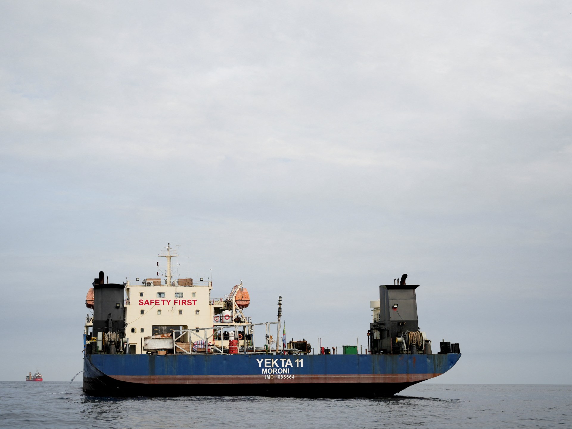 24 ساعة من حصار إيران.. ماذا جرى في هرمز وكيف واجهته البحرية الأمريكية؟