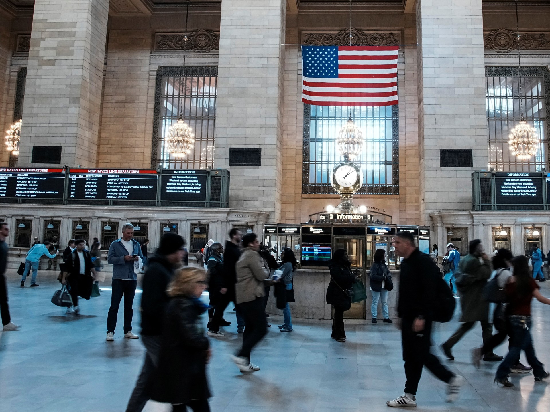 أسعار القطارات ترعب مشجعي مونديال 2026.. وسناتور أمريكي يهاجم جشع الفيفا