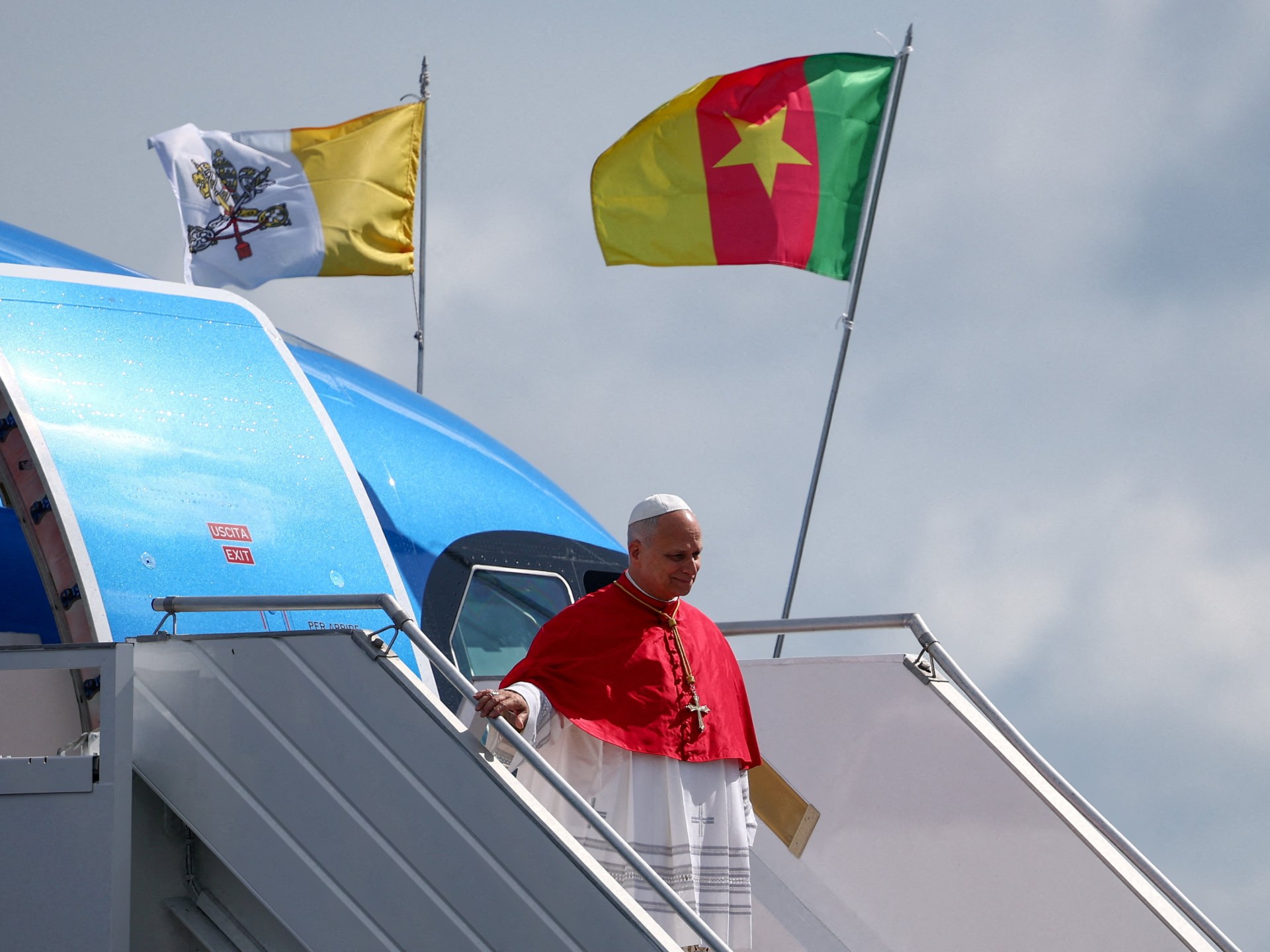 البابا ليو يصل الكاميرون بعد زيارة "تاريخية" للجزائر