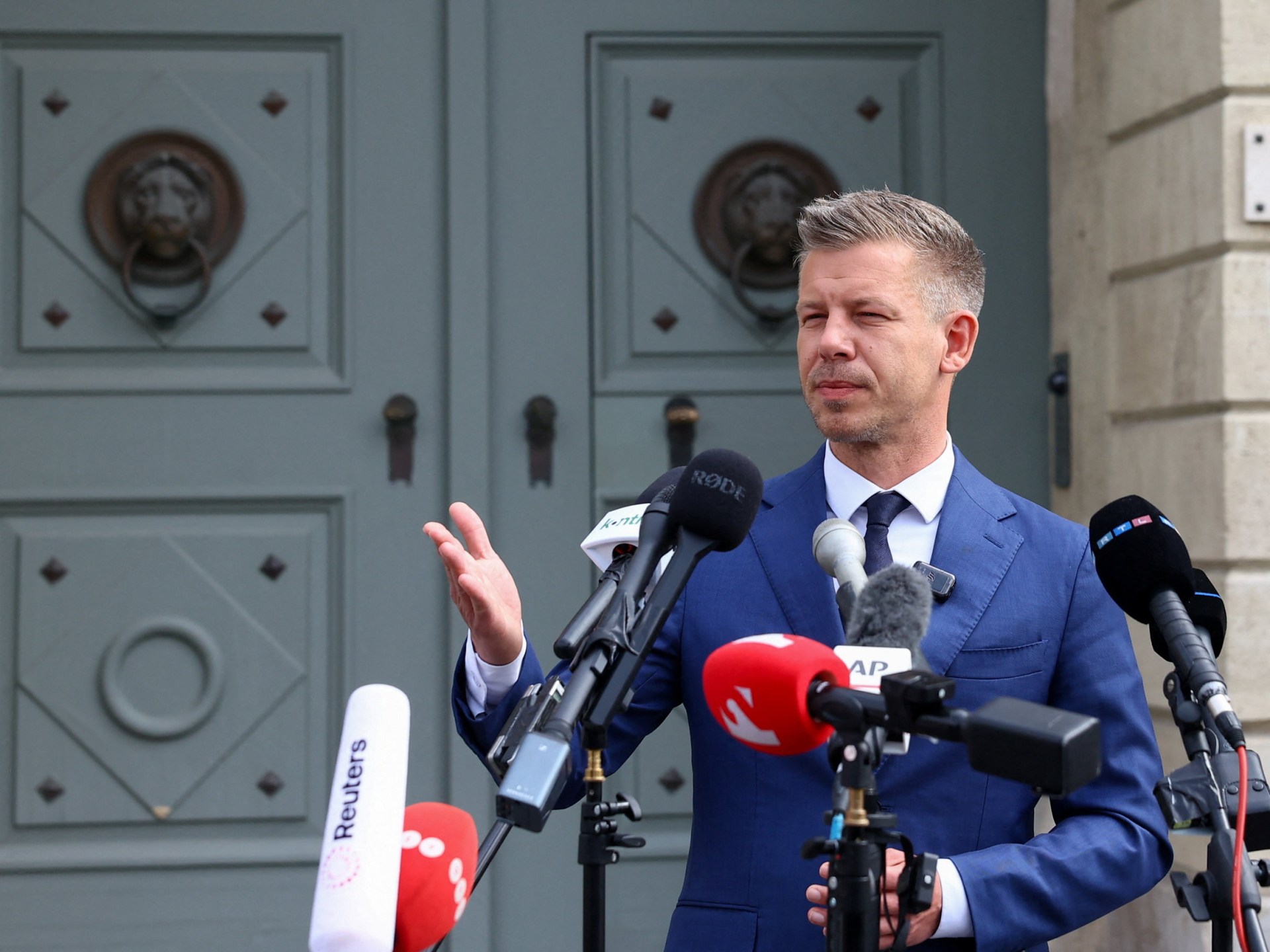 المجر.. ماجار يطالب الرئيس بالتنحي بعد هزيمة حليفه أوربان