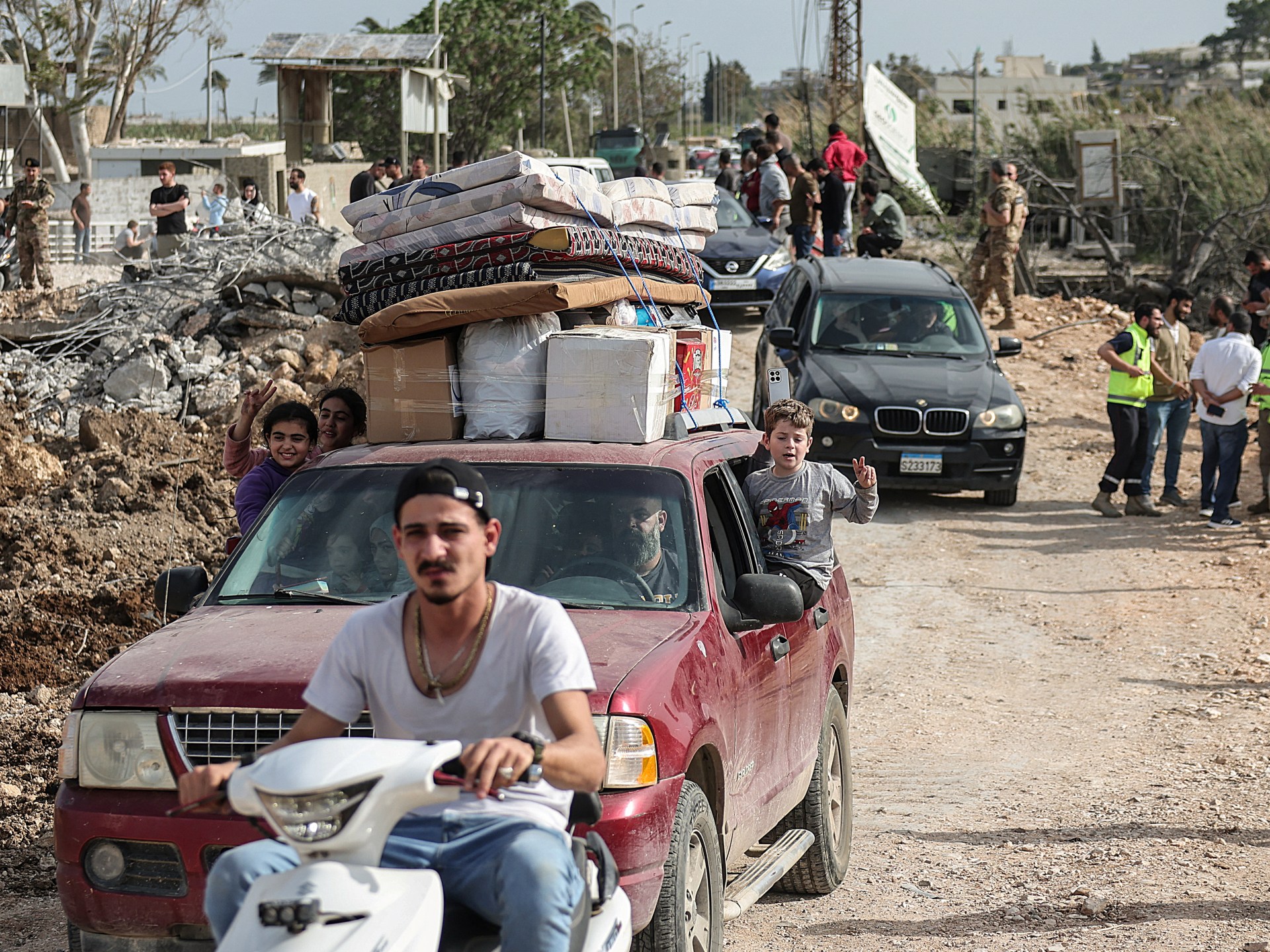 النازحون من بنت جبيل.. أمل في عودة محفوفة بالخطر