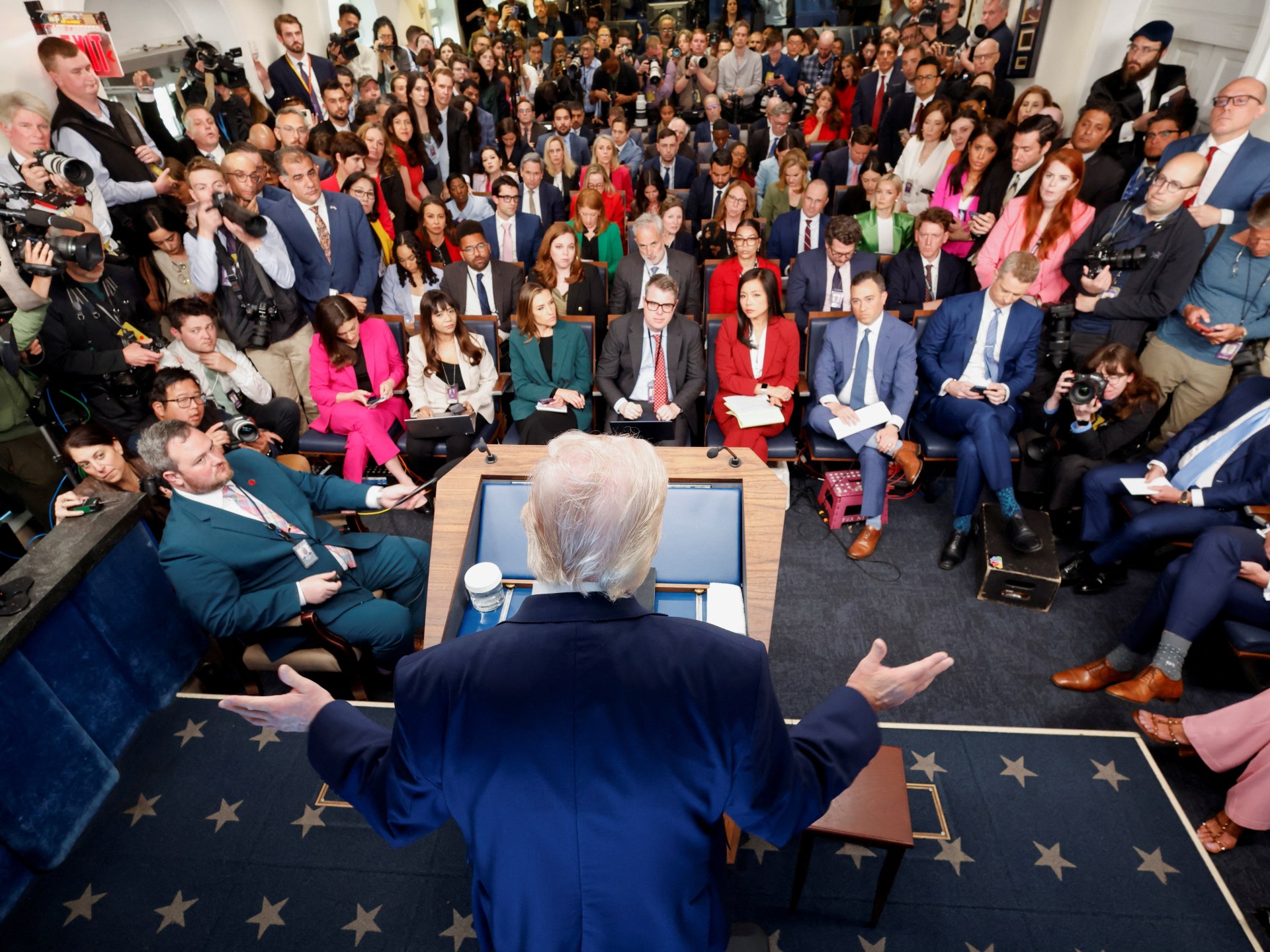 كاتب أمريكي: على كل صحفي طرح هذين السؤالين على الرئيس ترمب