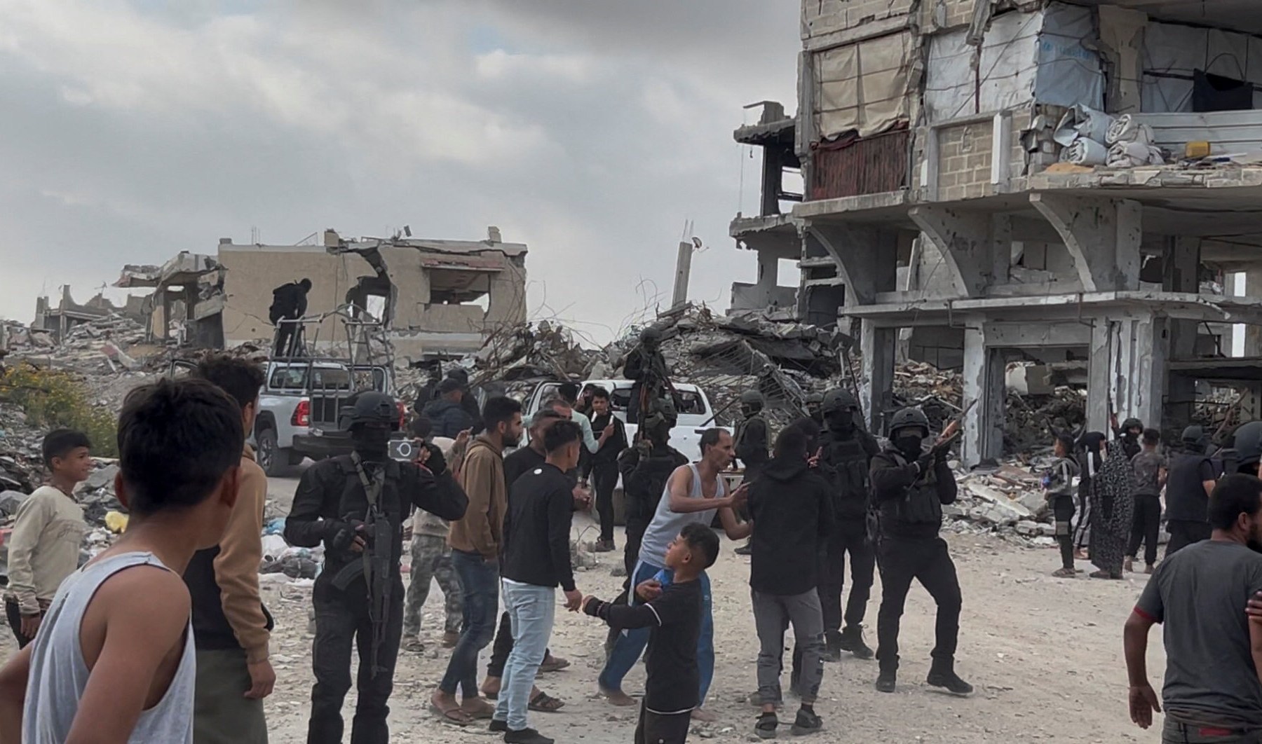 استهداف الشرطة وإطلاق العملاء.. كيف يخطط الاحتلال لنشر الفوضى في غزة؟