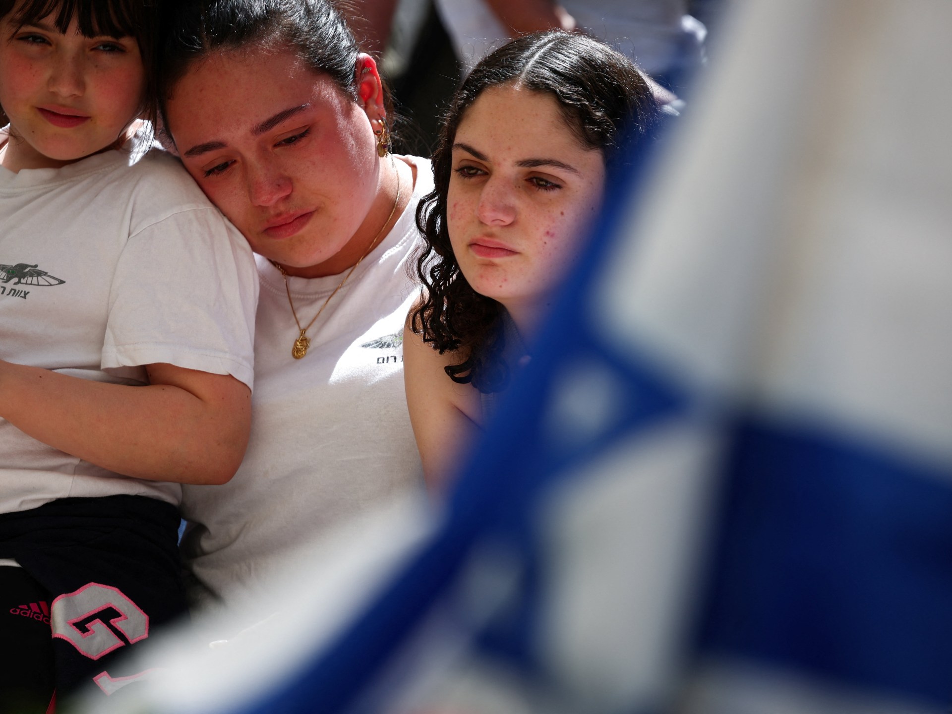 معاريف: إسرائيل تتآكل من الداخل ومعسكر نتنياهو في قلب الأزمة