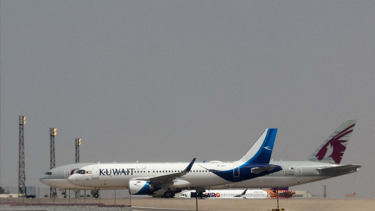الكويت تعيد فتح مجالها الجوي وتشغيل مطارها الدولي