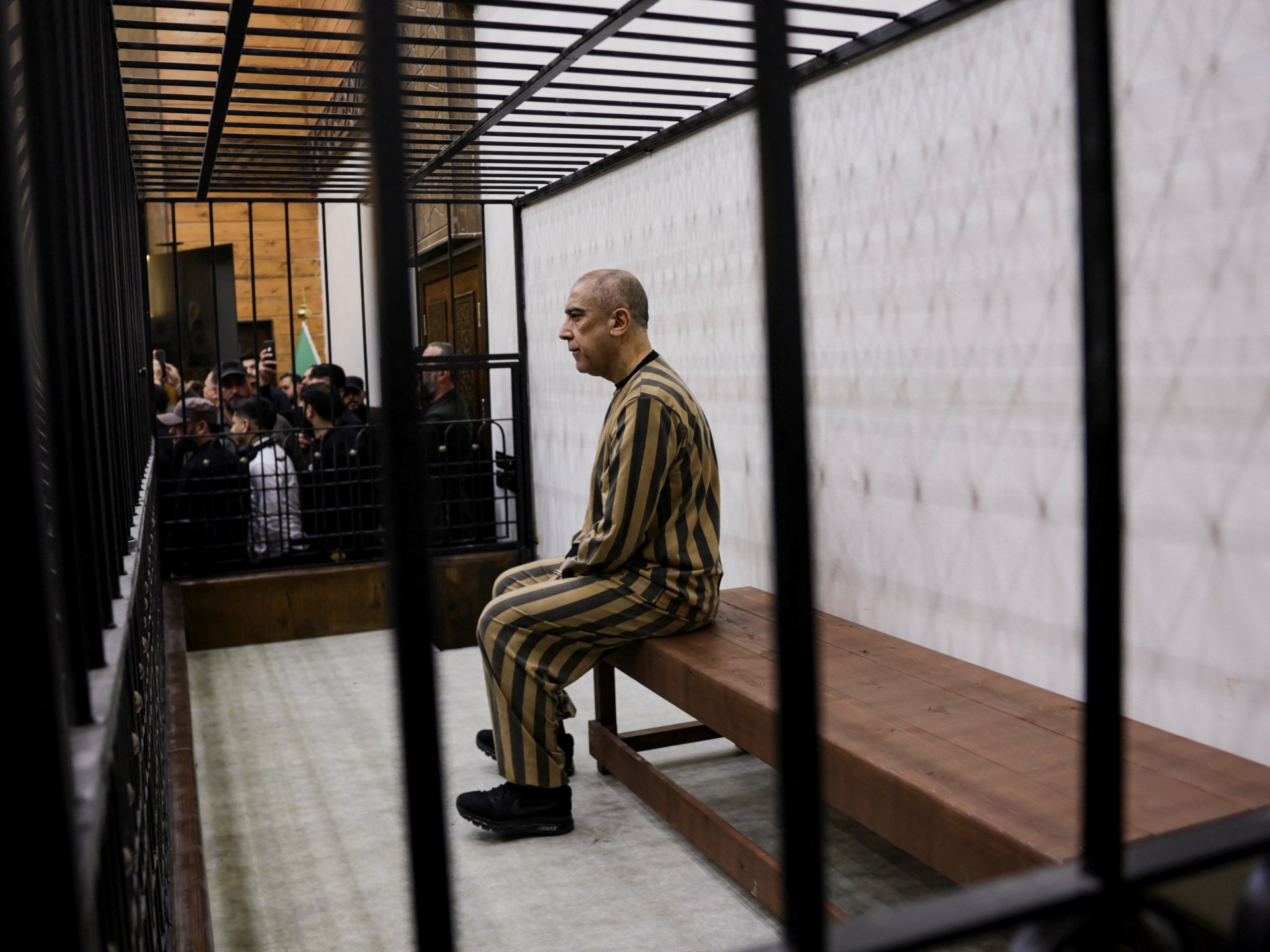 بدأت محاكمته بدمشق.. هل يمكن استعادة بشار الأسد من روسيا؟