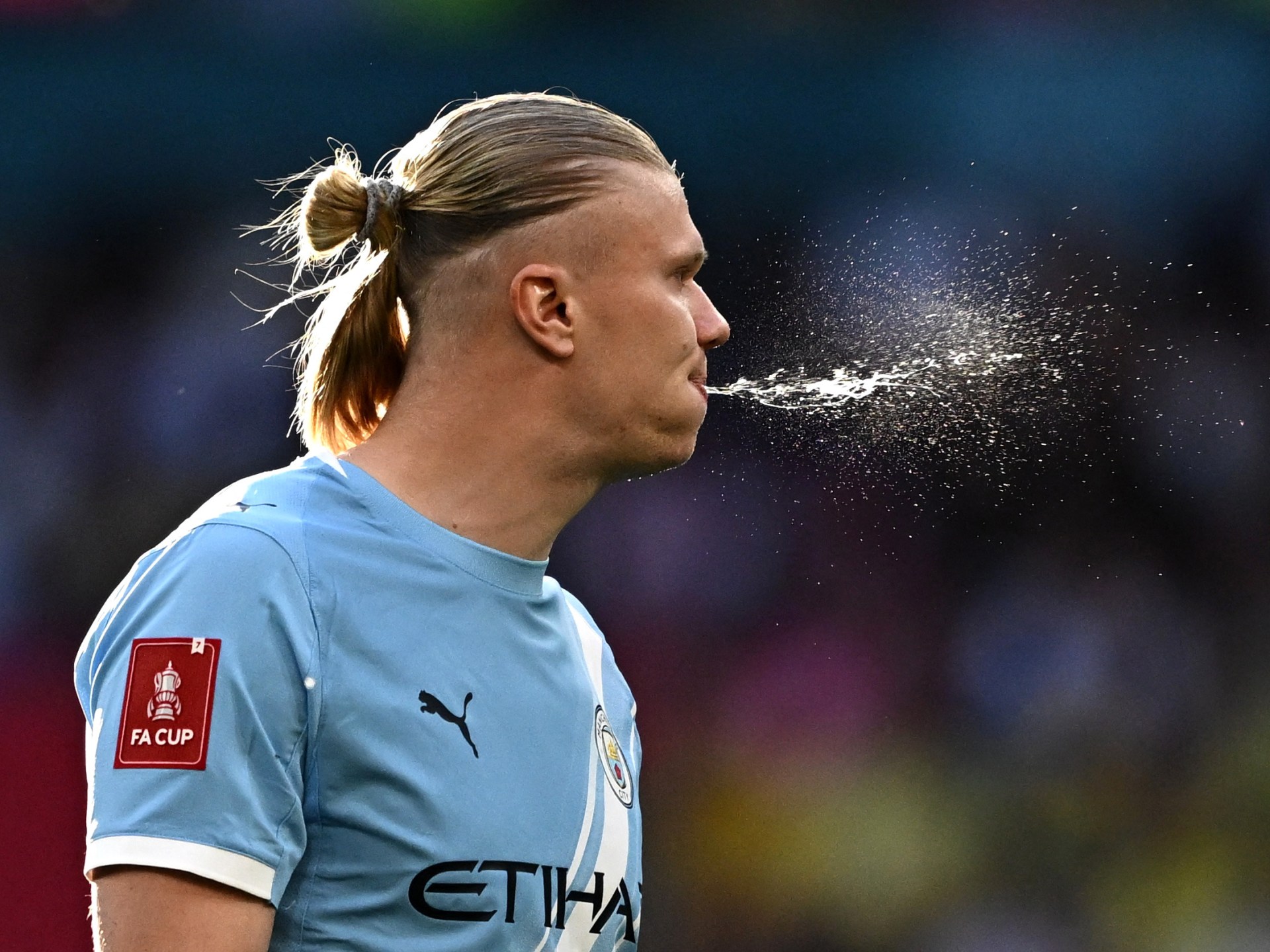 هالاند يحسم شائعات انتقاله لريال مدريد أو برشلونة