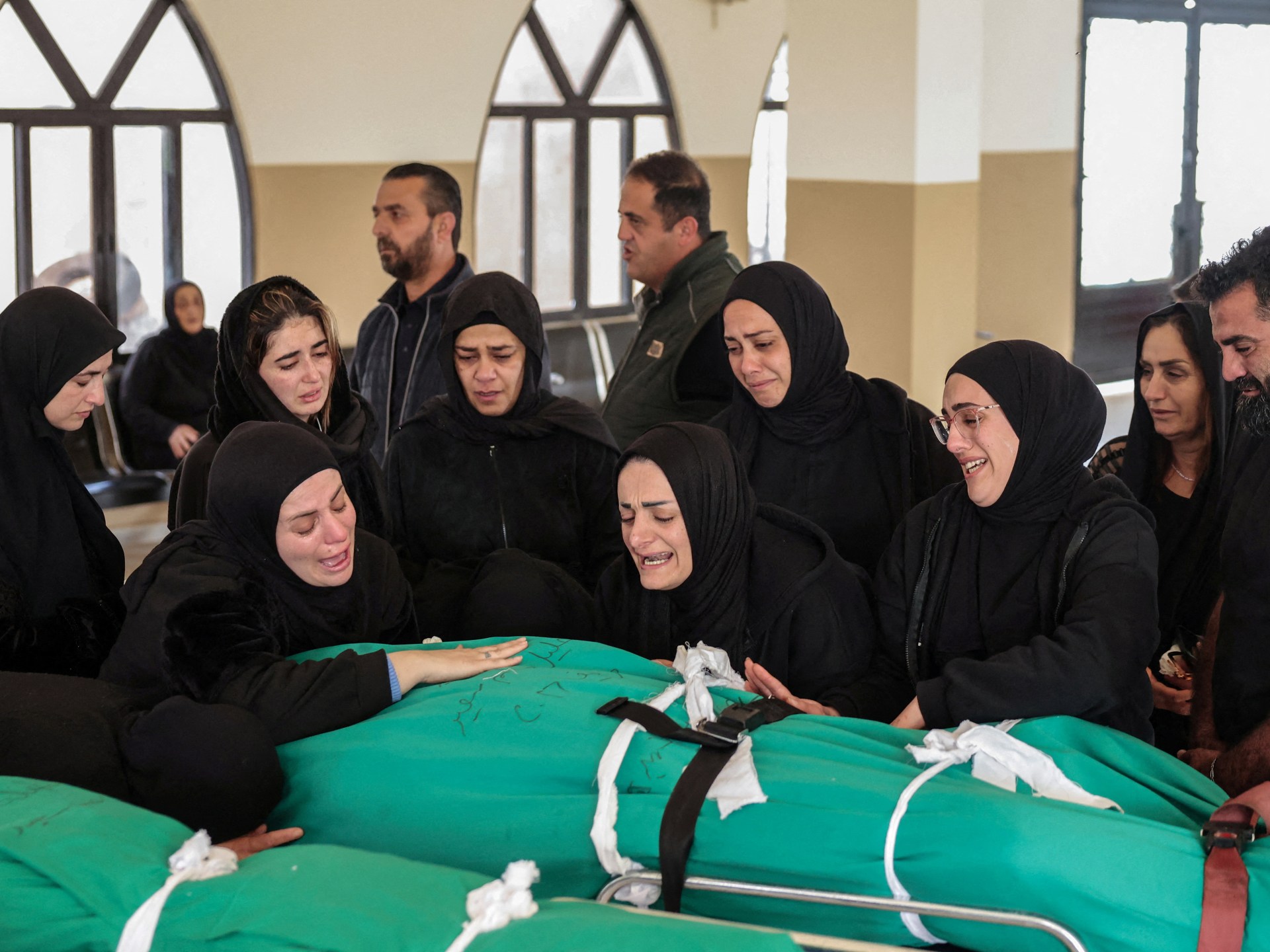 قتلى بينهم عسكري جنوبي لبنان وإسرائيل تحدد مهلة للاتفاق