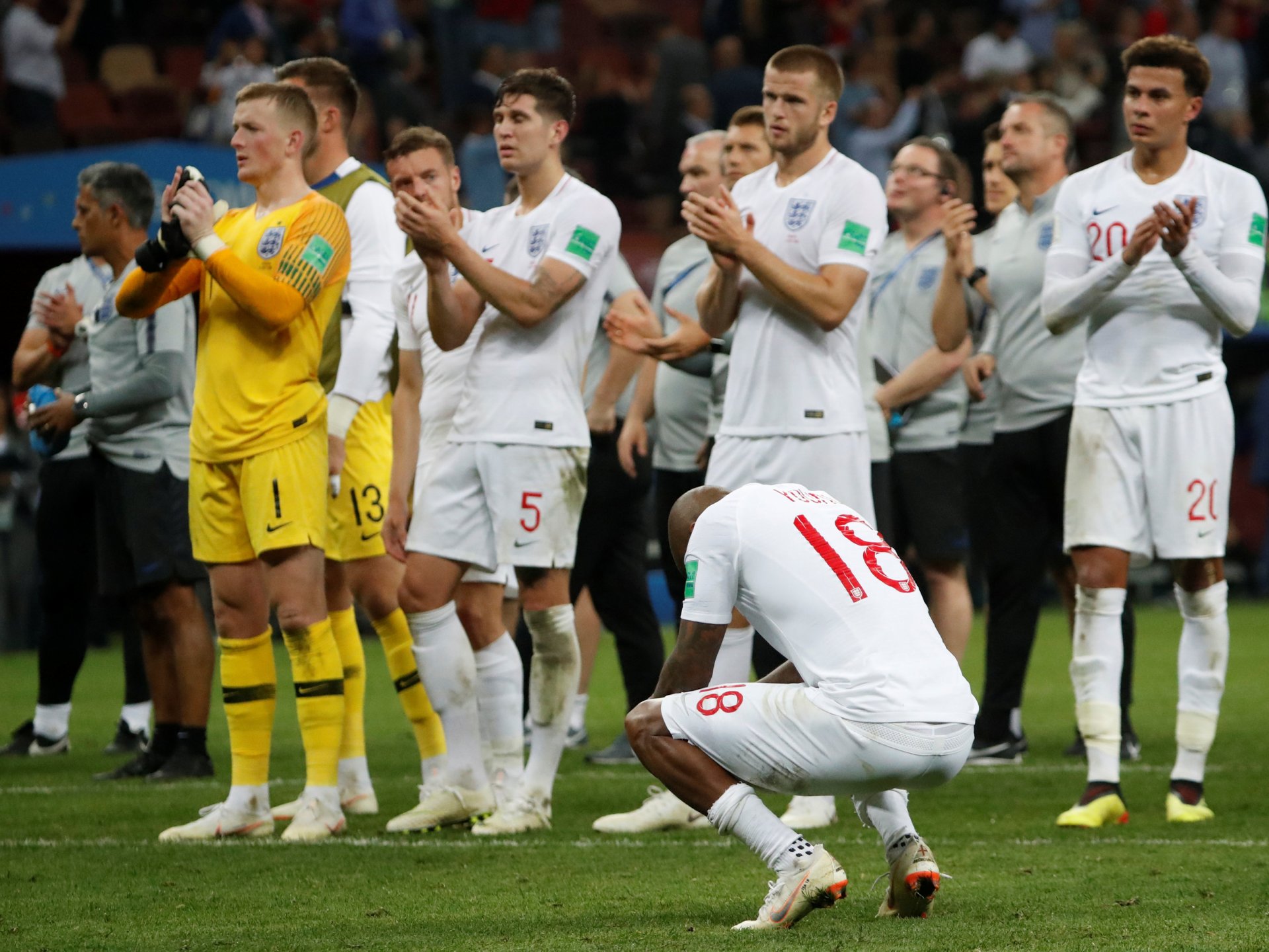 ظهير منتخب إنجلترا السابق يعلن اعتزاله عن 40 عاما