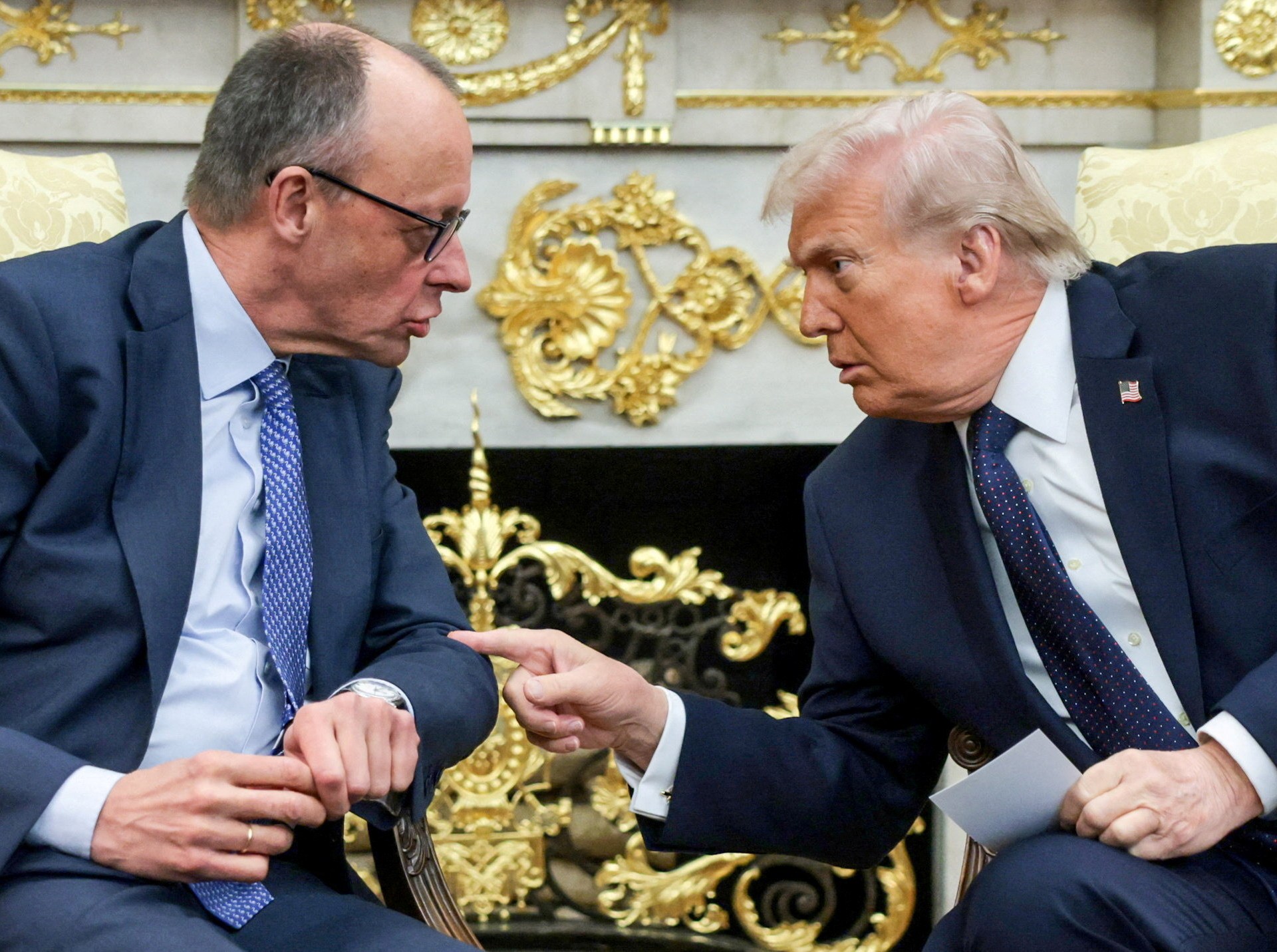 سجال نادر.. ترمب الغاضب من ميرتس يلوّح بخفض عدد قواته في ألمانيا