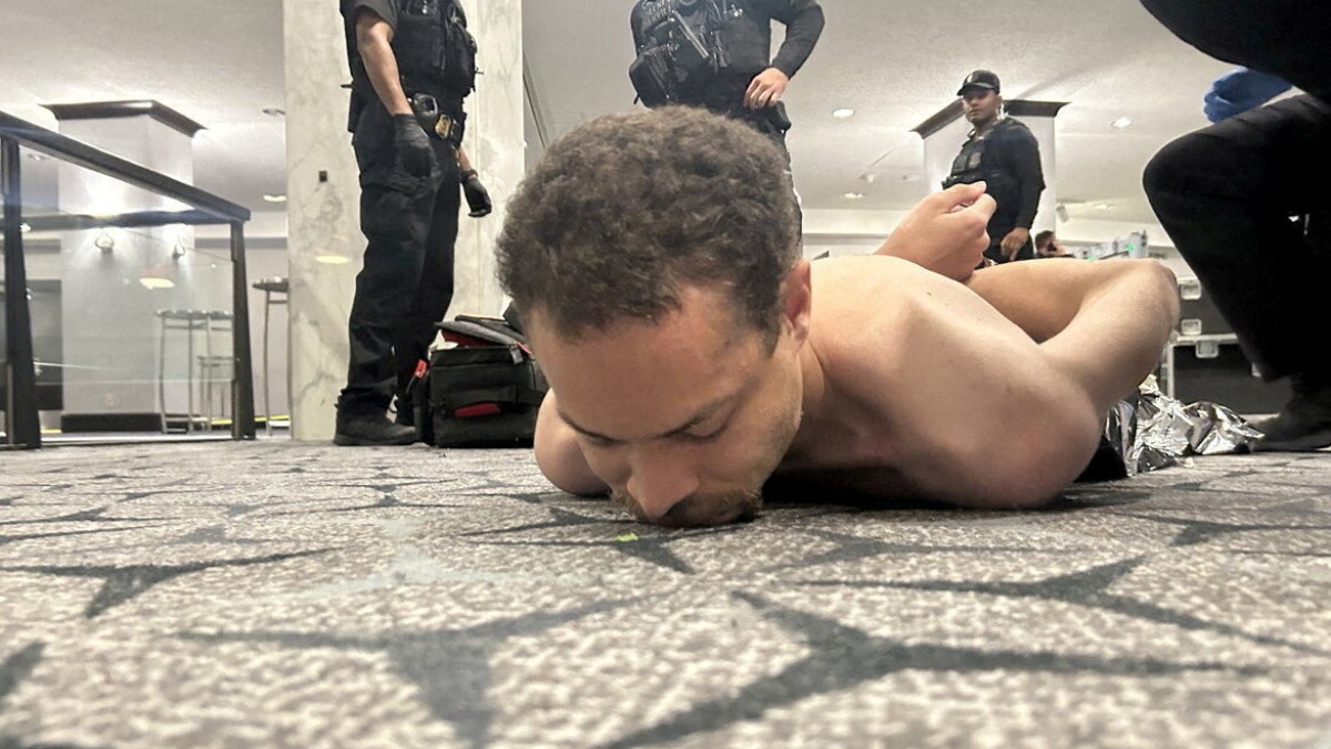 من المتهم الموقوف في هجوم فندق واشنطن هيلتون؟