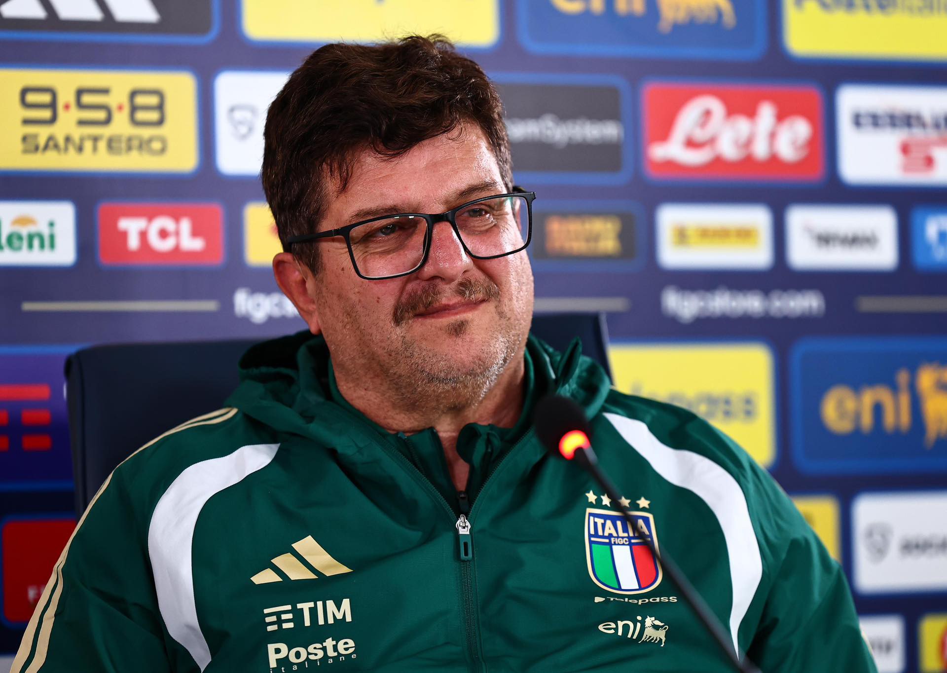 لا غرف فردية ولا هواتف.. قواعد صارمة لمدرب منتخب إيطاليا المؤقت