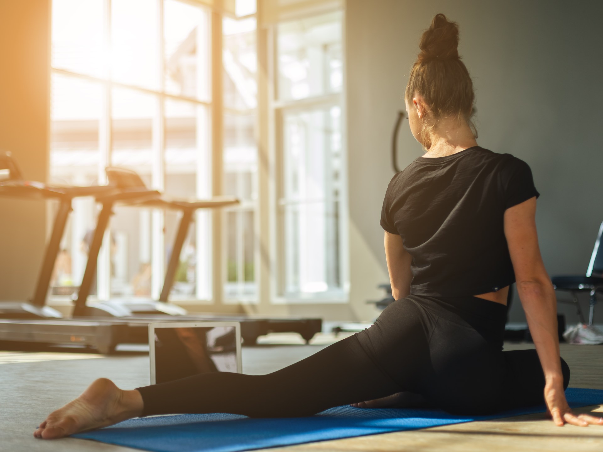 بيلاتس الحضور.. دليلكِ العملي لمشية واثقة وقوام مفرود