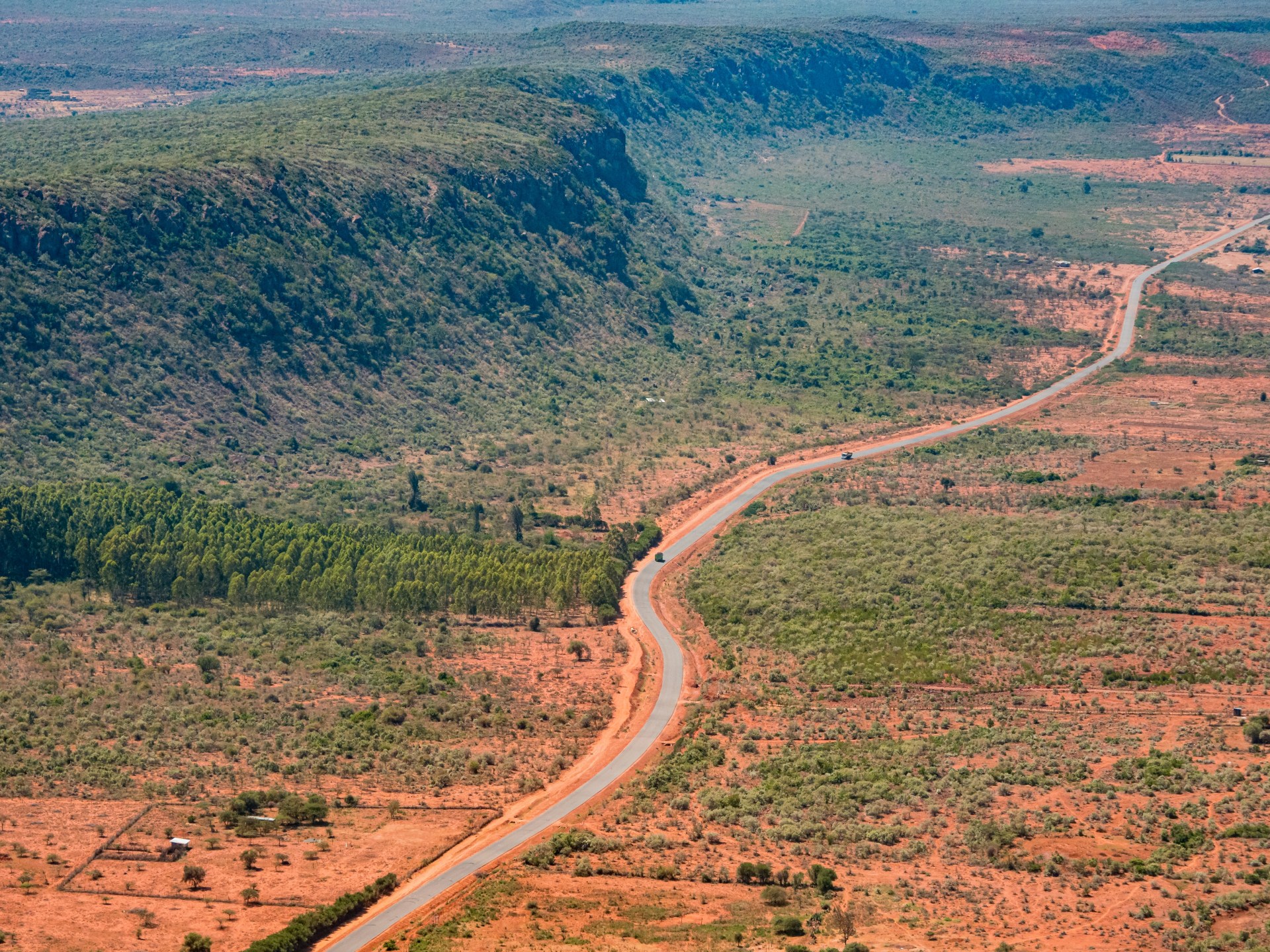 تصدع شرق أفريقيا يكشف أسرار تاريخ الإنسان وينذر بانقسام قاري