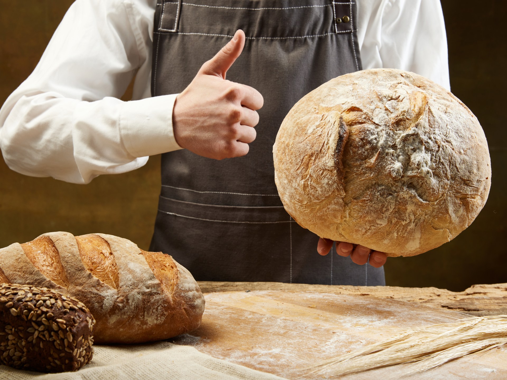 خبز العجين المخمر في المنزل.. 10 أسرار لرغيف مثالي يملأ البيت رائحة ودفئا