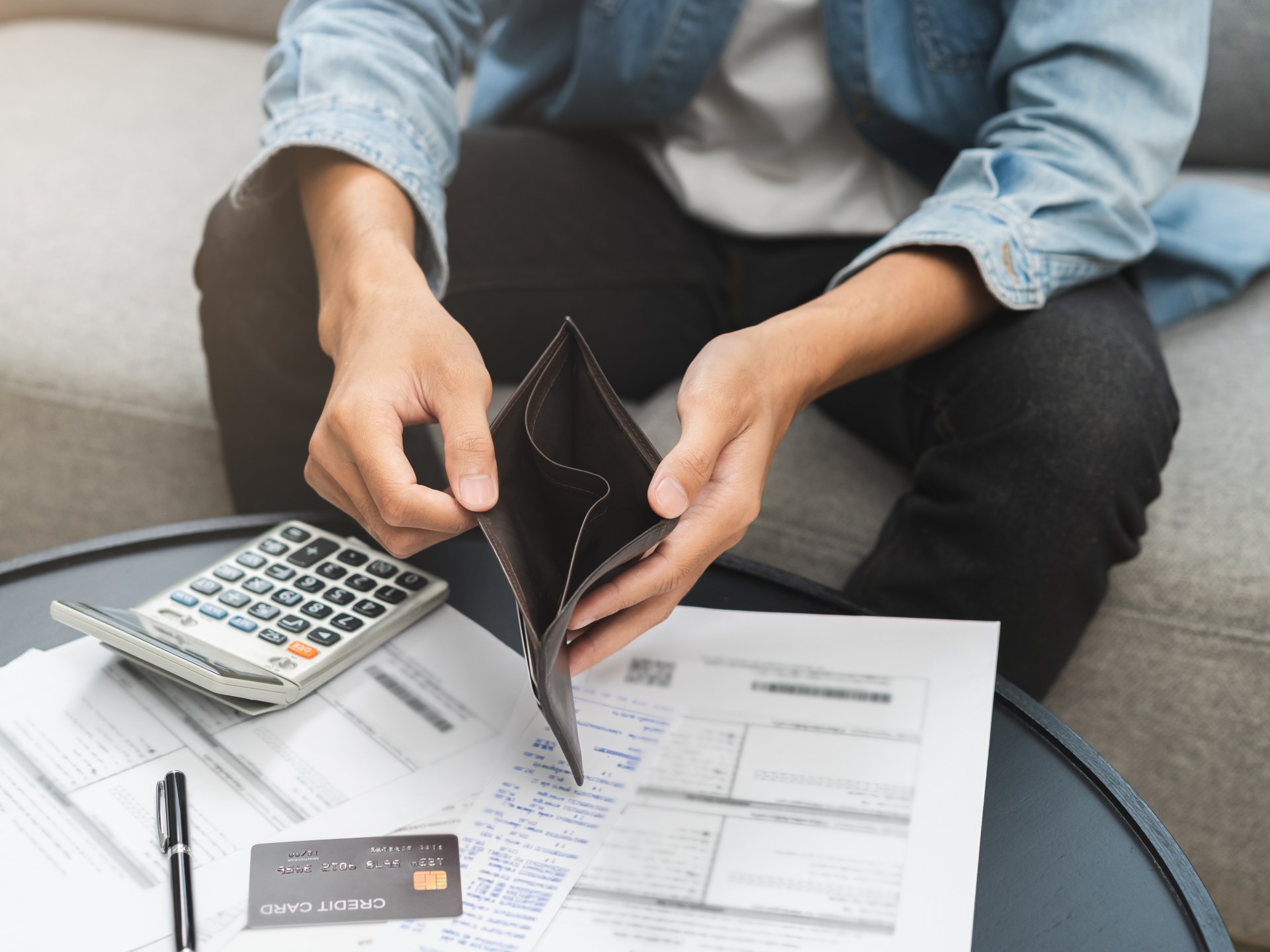 كيف يؤثر تثبيت الفائدة على قروضك ومدخراتك وجيبك؟