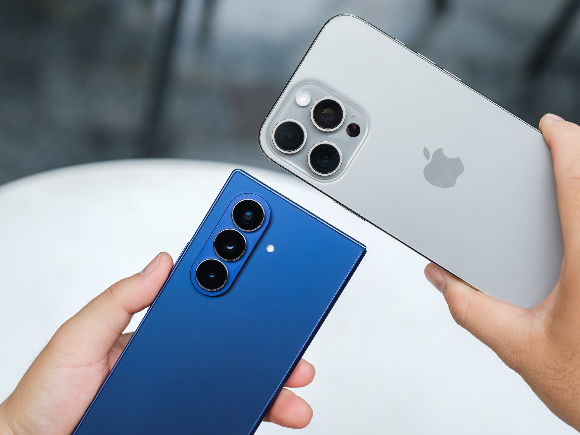 كيف ترسل الملفات من "آيفون" إلى "أندرويد" بأعلى جودة؟