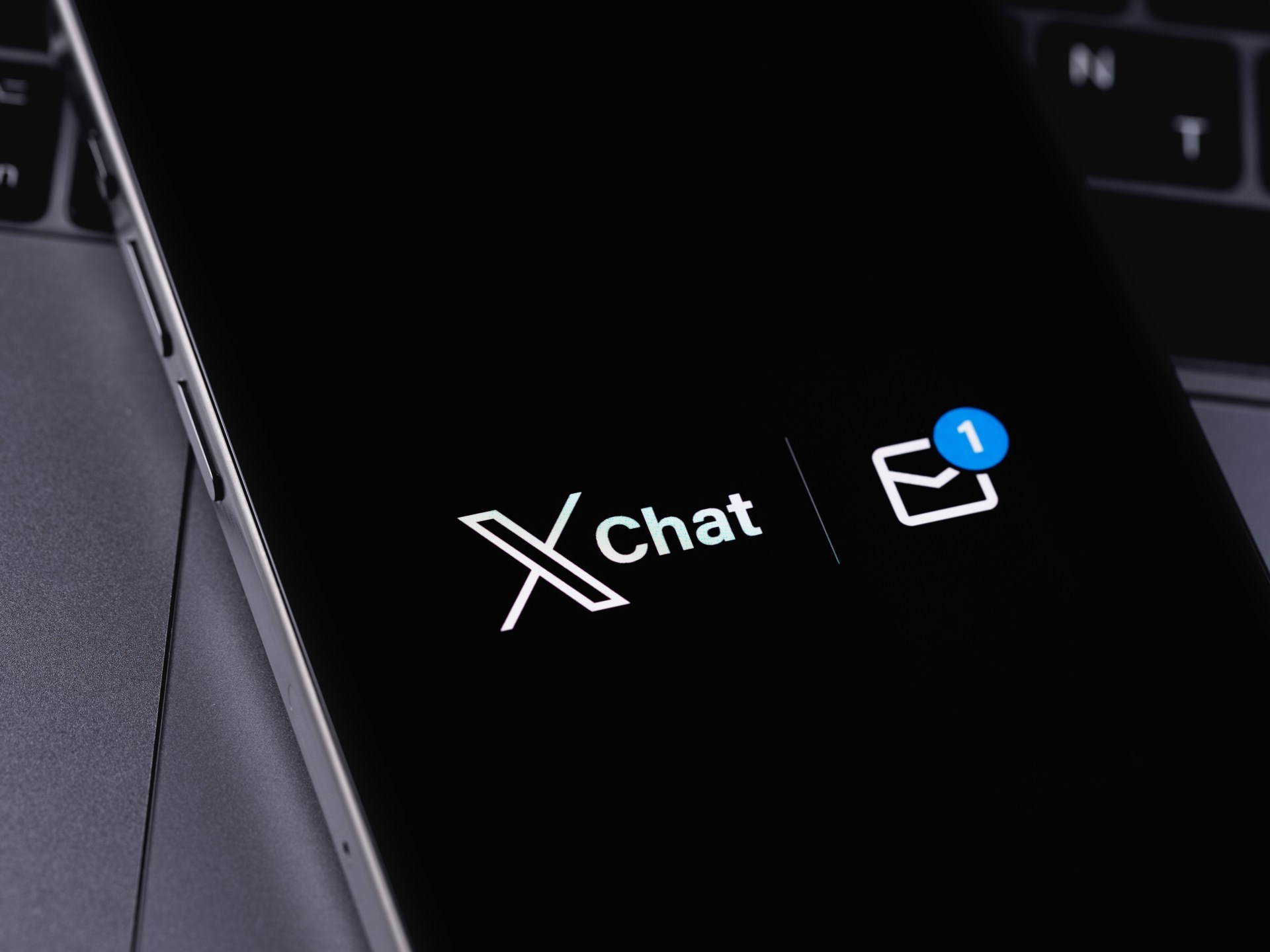 ما صحة مزاعم ماسك أن منصته الجديدة "إكس شات" تحمي خصوصية مستخدميها؟