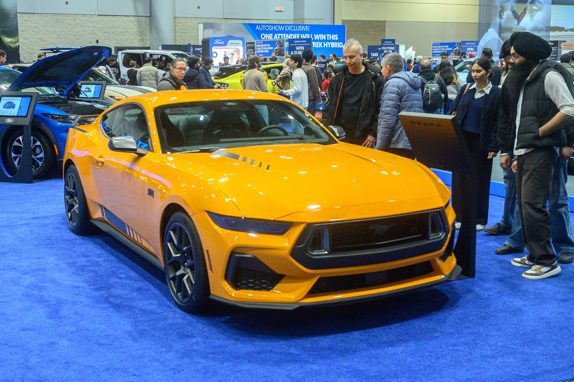 لماذا بدأت السيارات تتخلى عن الألوان التقليدية؟