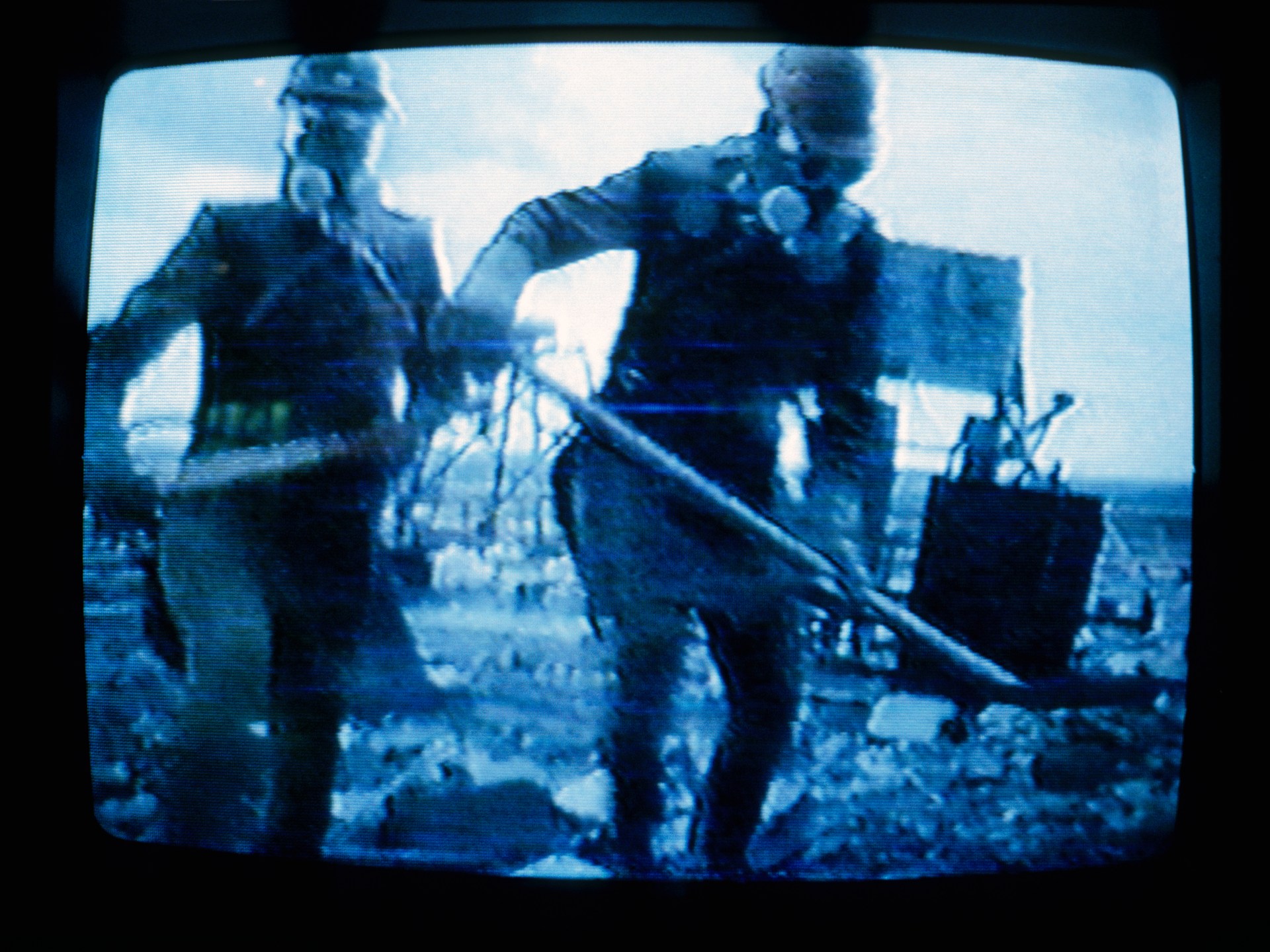 30 ألف كازاخي في قلب تشيرنوبيل.. أبطال الإشعاع المنسيون