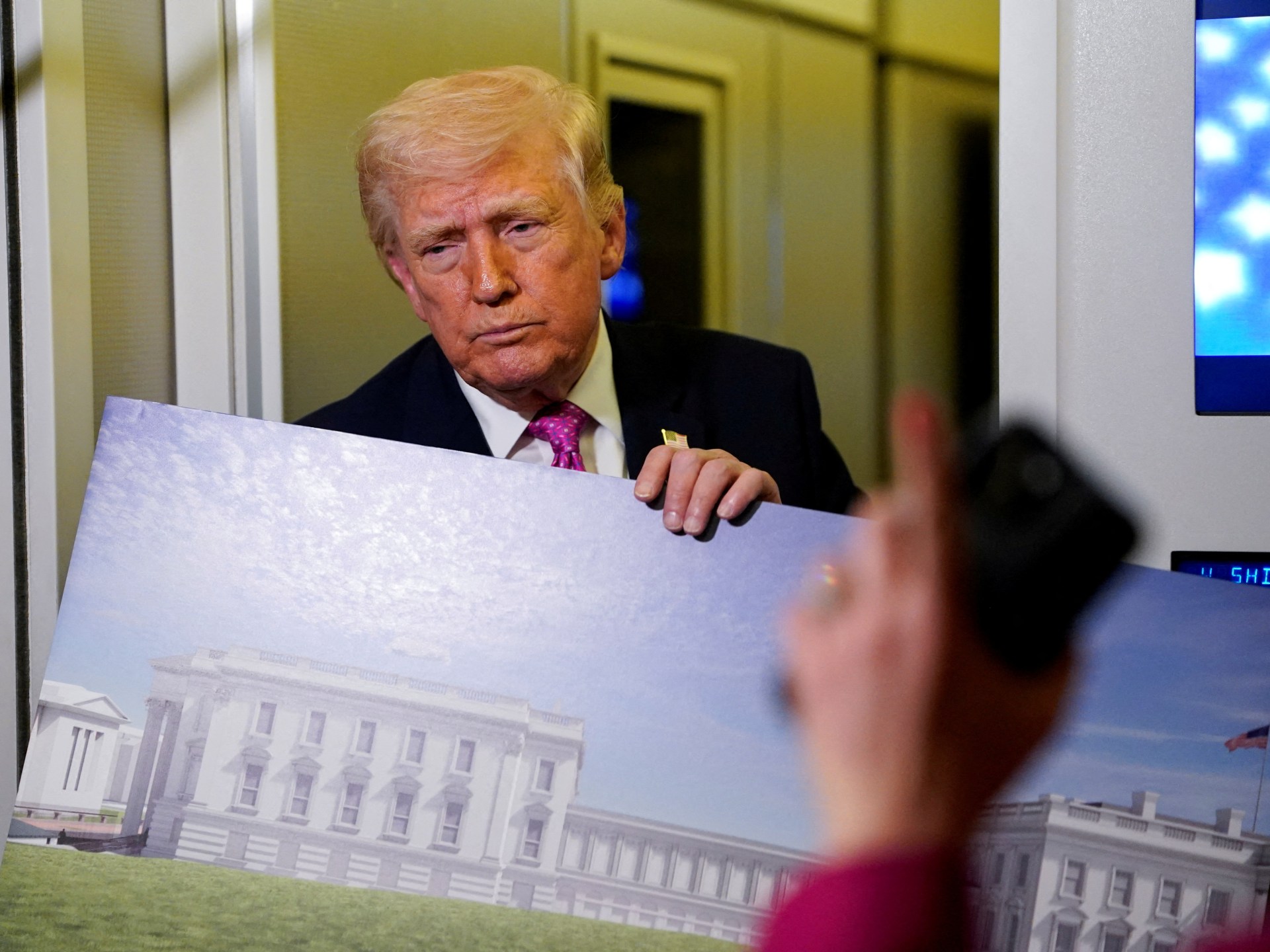 ما يبنى الآن في البيت الأبيض ليس مجرد قاعة رقص بل بناء أمنيا ضخما