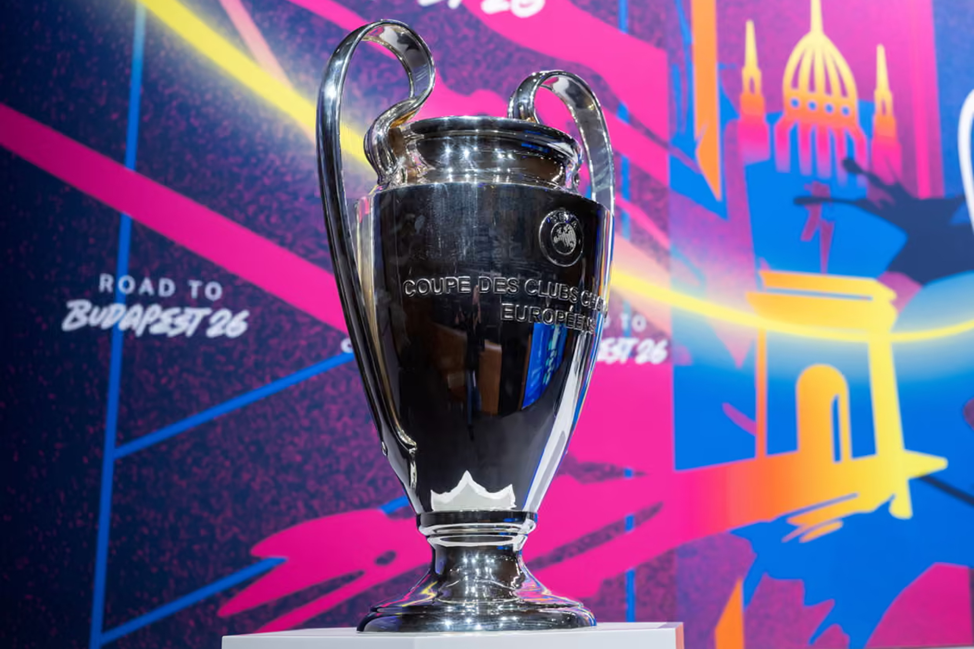 نهائي أبطال أوروبا في المجر تحت أنظار "عدو الملاعب"