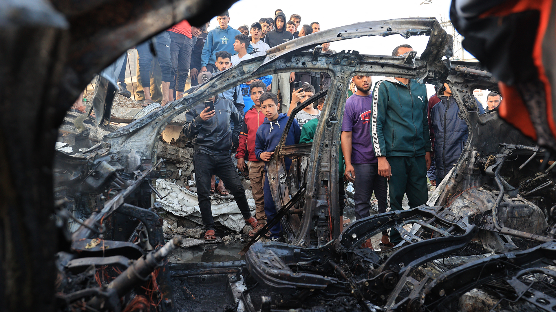 سحقتها الدبابات.. دمار يطال نحو 80% من مركبات غزة