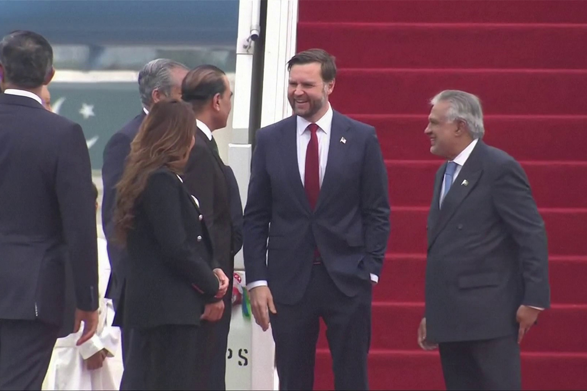 ترجيح باكستاني بمفاوضات مباشرة بين وفدي أمريكا وإيران وسط تفاؤل حذر