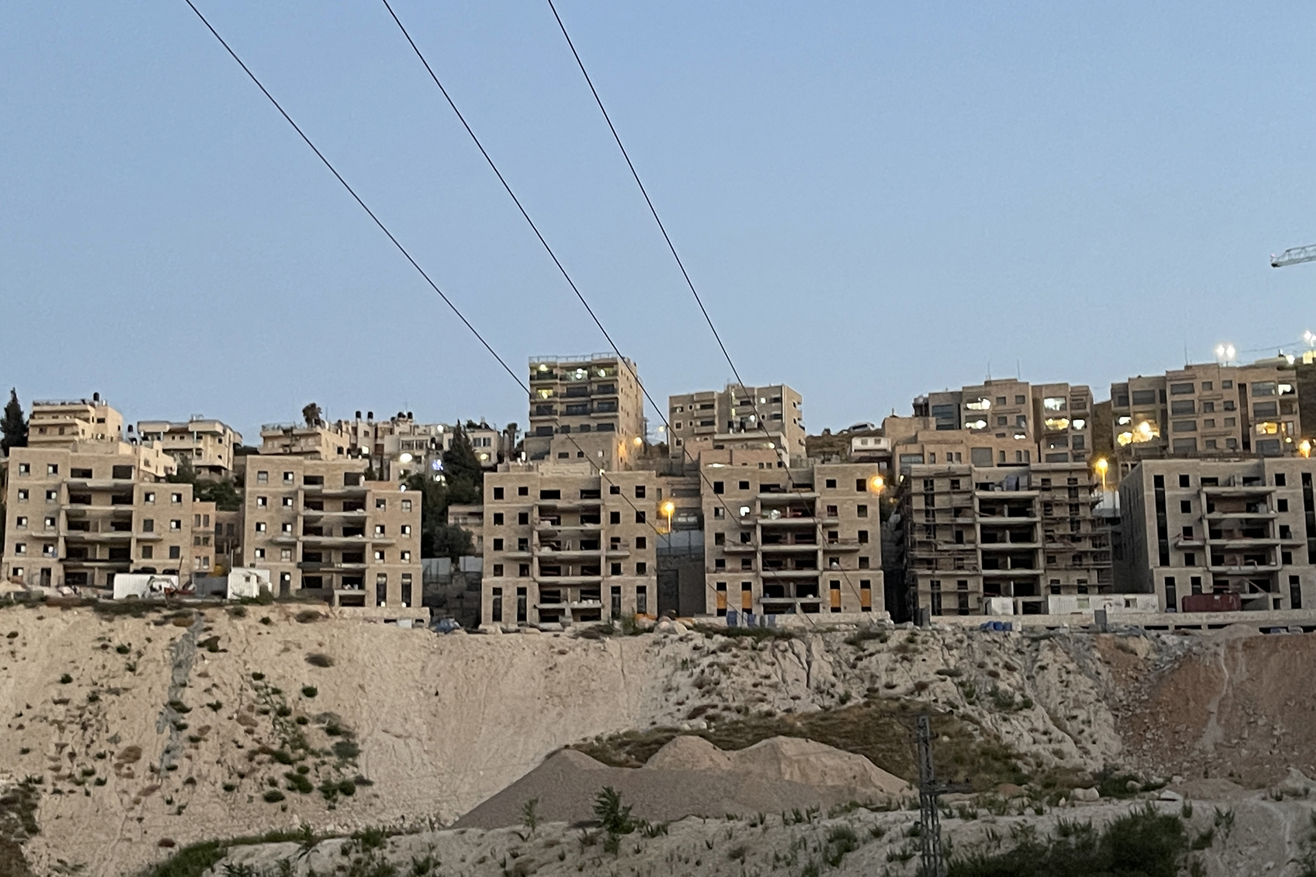 فجوة سكانية.. تقرير يكشف سياسات الاحتلال العنصرية في القدس
