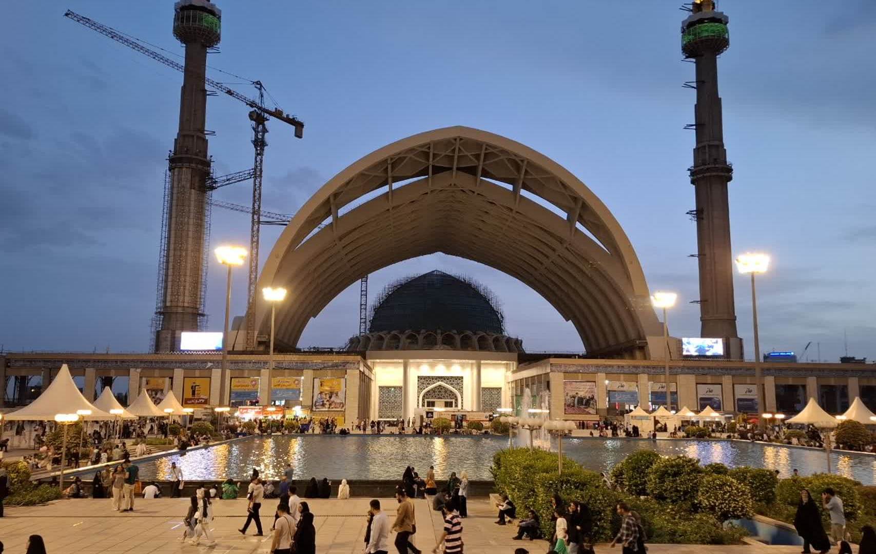 وظائف تختفي ومشاريع تتعطل.. هكذا أثرت الحرب على العمال في إيران