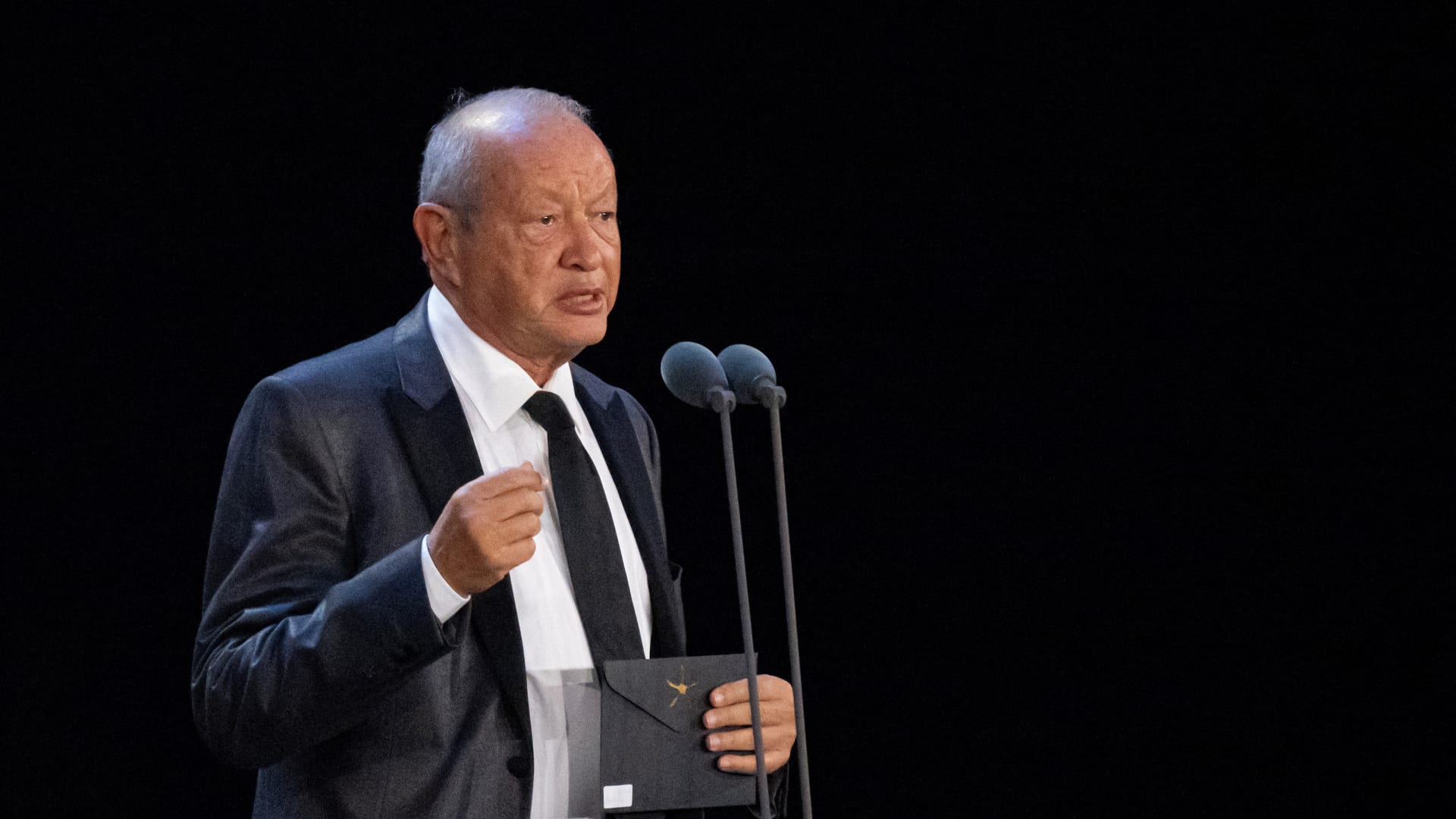 "أدّى آخرة الشماتة".. نجيب ساويرس يعلّق على فوز الأهلي أمام الزمالك