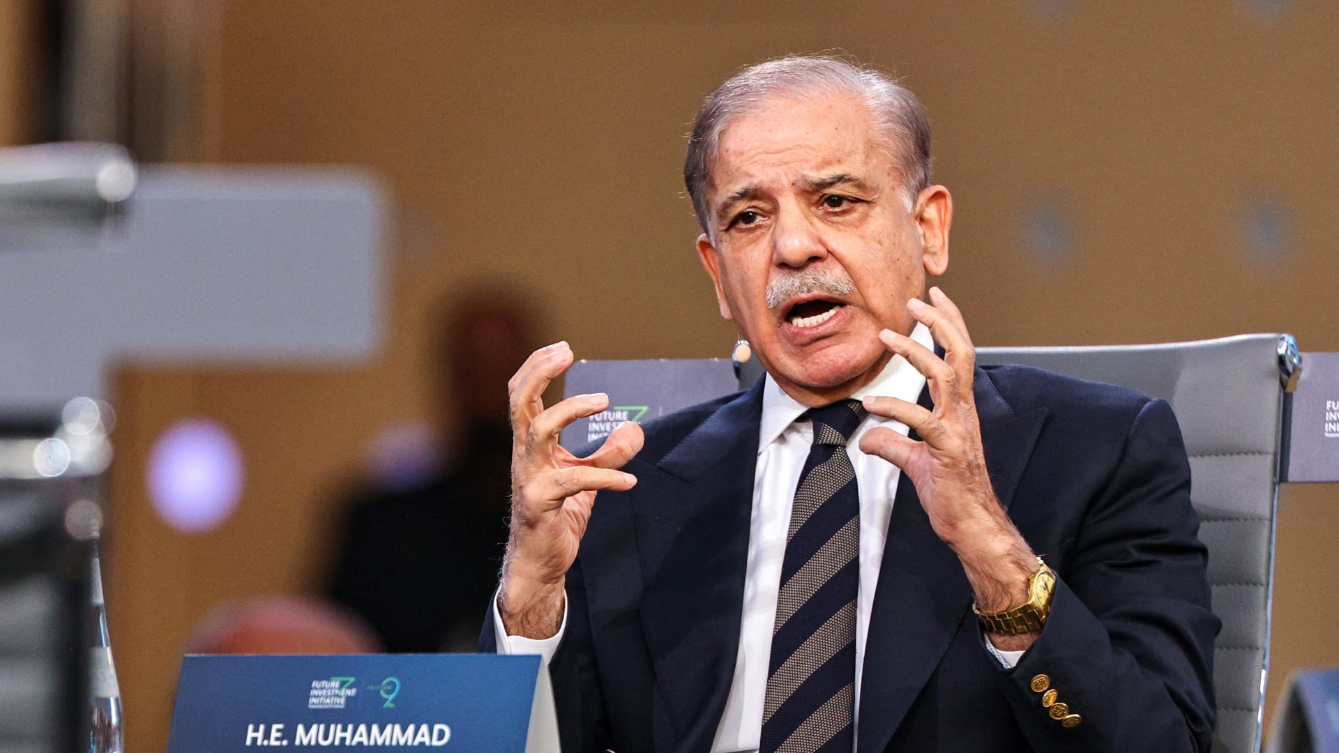 باكستان تعلق على تجدد استهداف إيران لأراضي الإمارات وهذا ما قالته عن وقف إطلاق النار