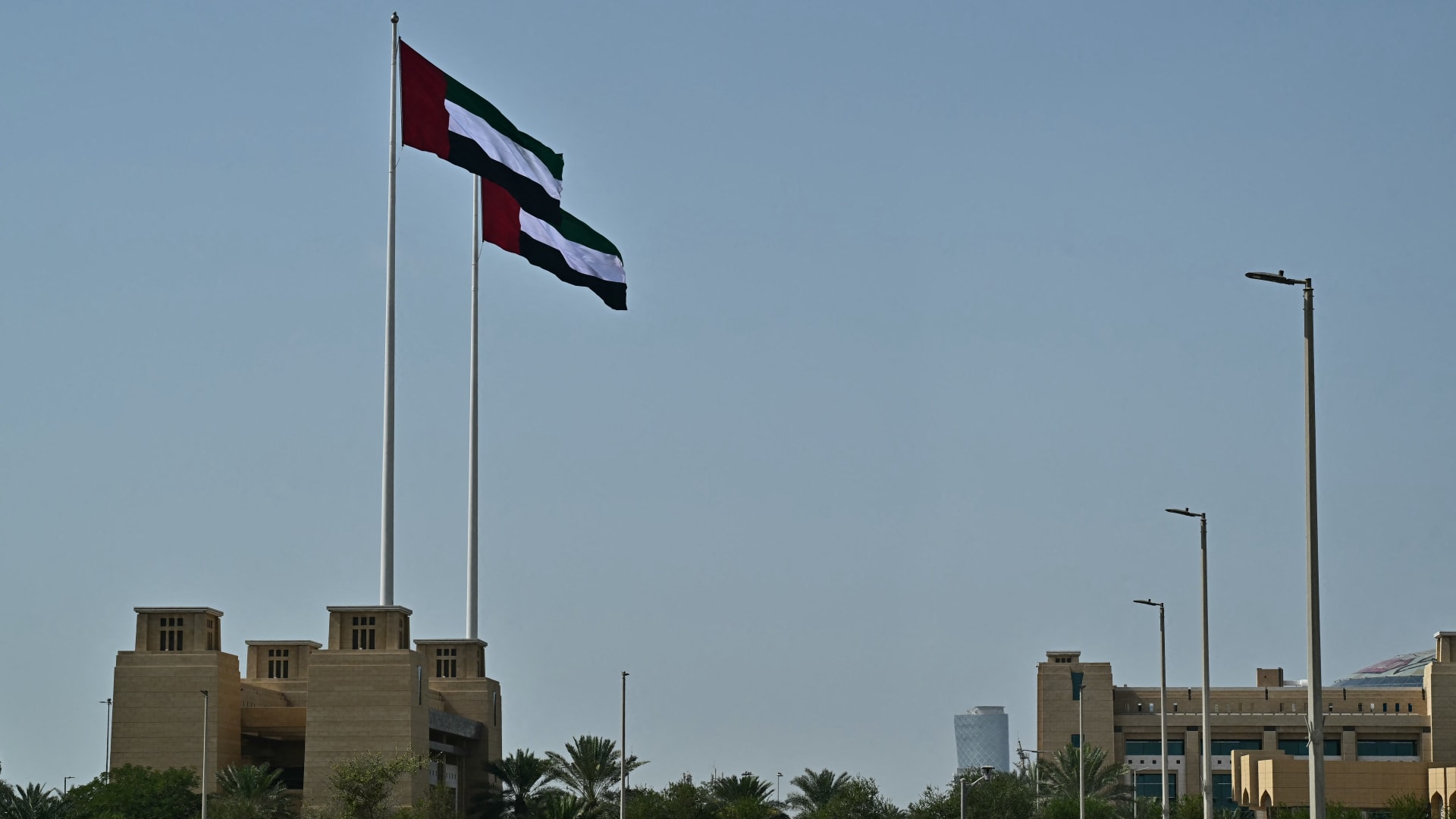 الإمارات تعلن تصدي دفاعاتها الجوية لـ"تهديد صاروخي" من إيران