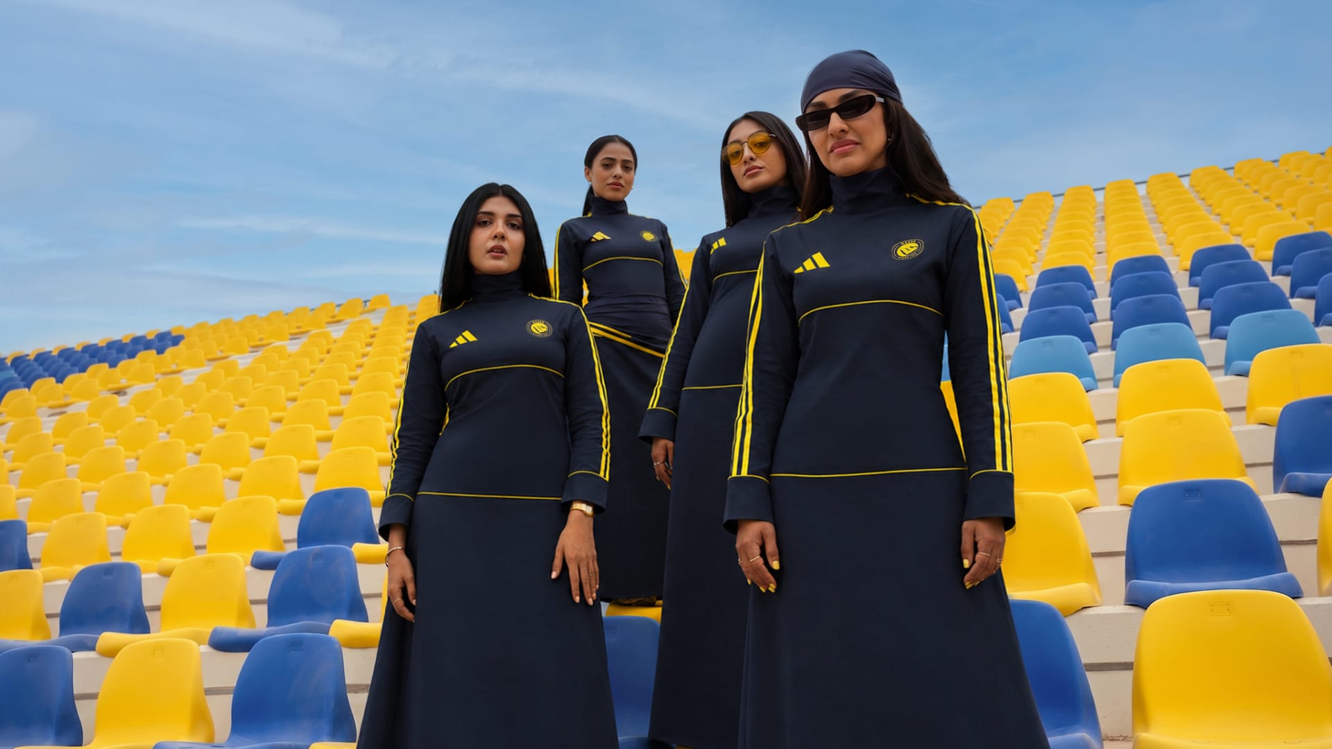 أزياء مشجّعات نادي النصر السعودي..هذا ما كشفته المصممة نورة آل الشيخ