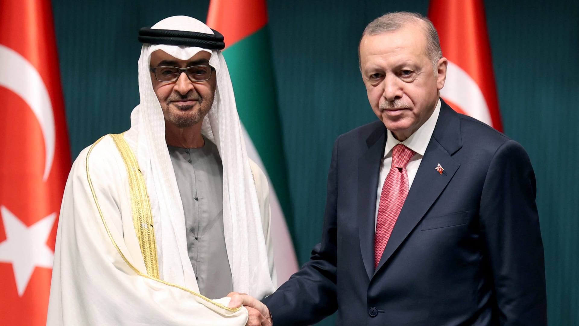 في اتصال هاتفي.. أردوغان يؤكد لمحمد بن زايد مواصلة تركيا تقديم كامل الدعم لسيادة وأمن الإمارات