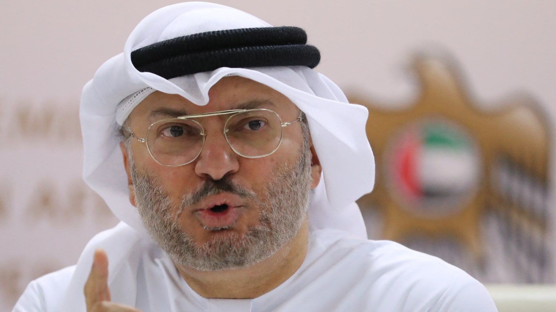 قرقاش: العلاقات العربية الإيرانية "لا يمكن أن تُبنى على المواجهات والصراعات"