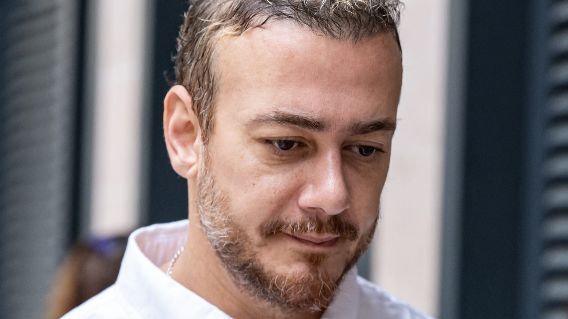 سعد لمجرد يعلن عودته إلى منزله بعد حكم قضائي بسجنه في فرنسا