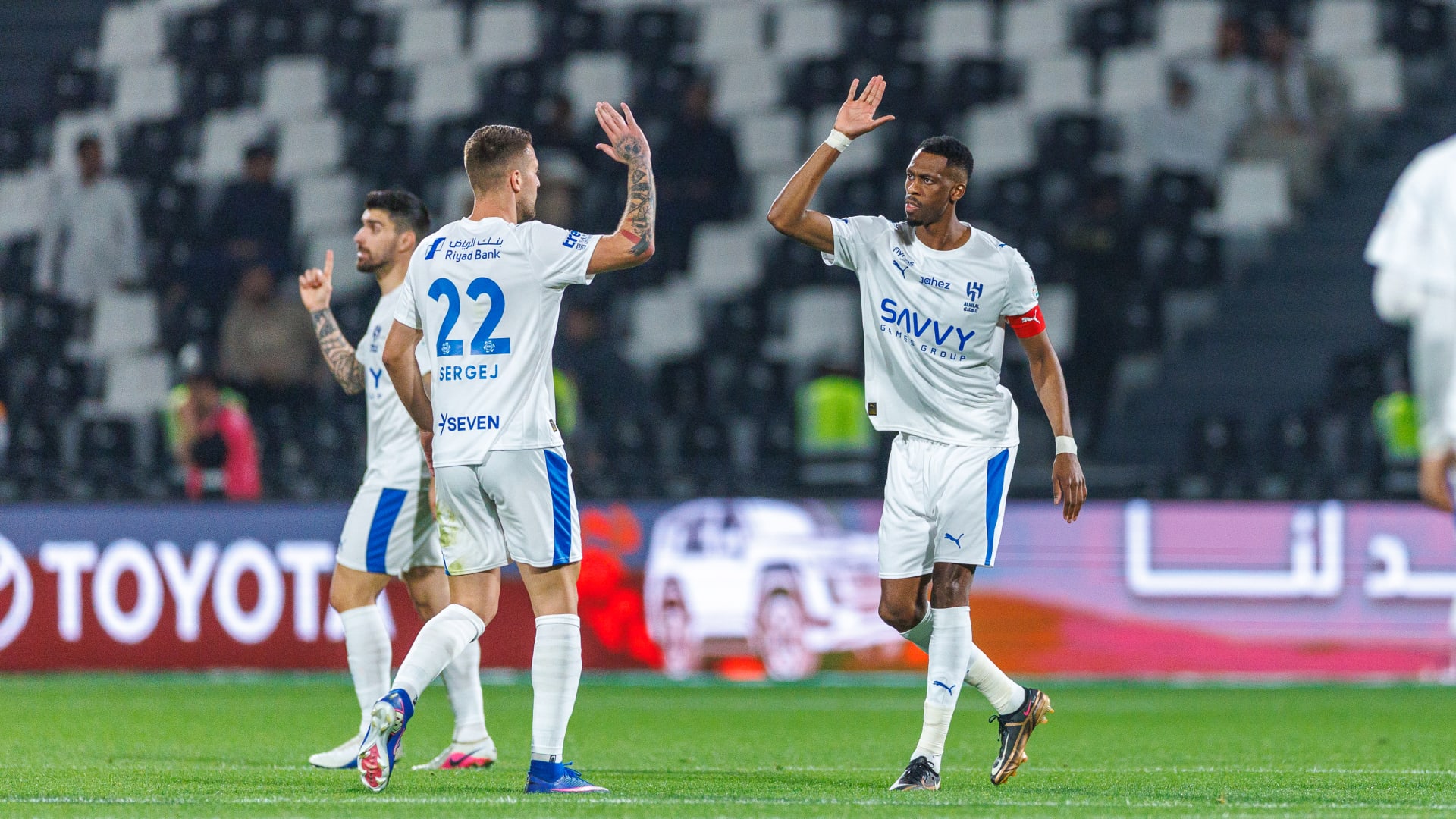 إليك ما فعله لاعبو الهلال بعد خسارة لقب الدوري السعودي لصالح النصر