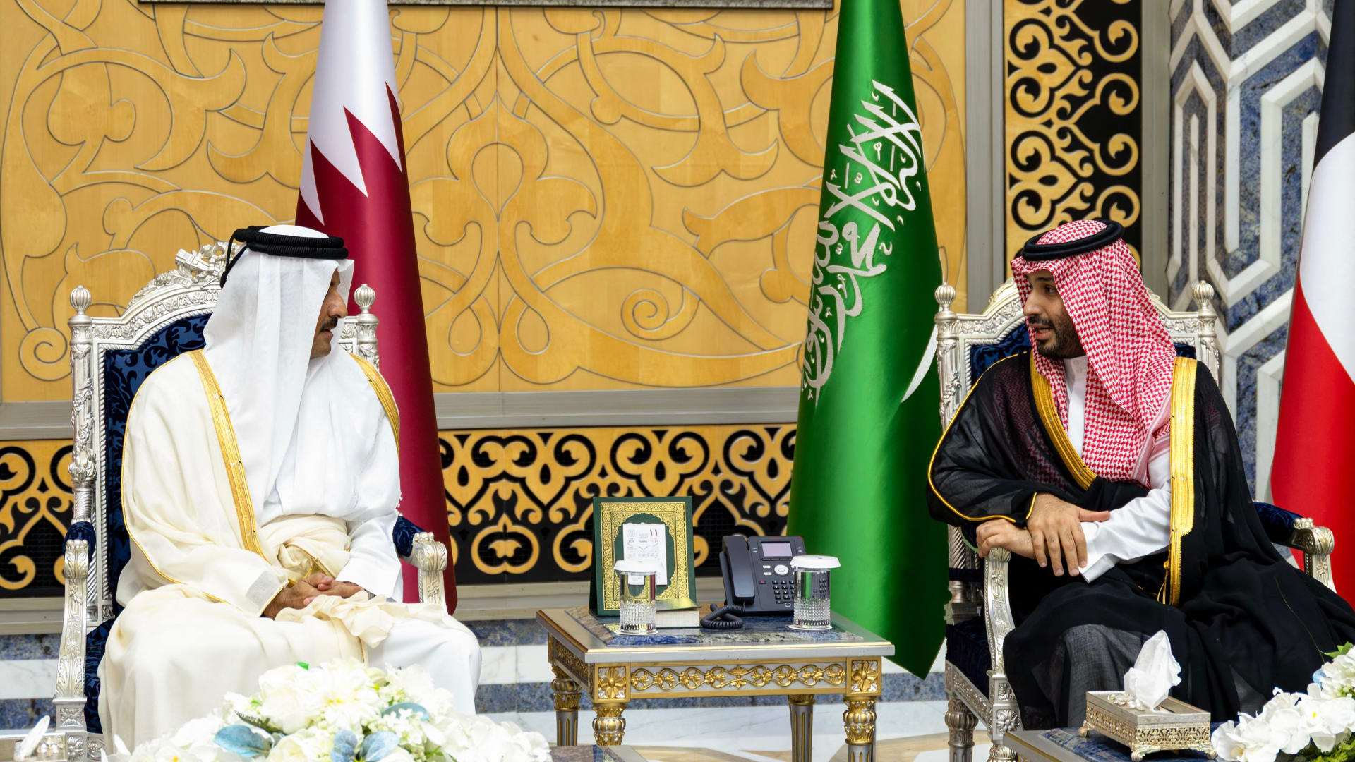 أمير قطر وولي العهد السعودي يبحثان جهود التهدئة في المنطقة