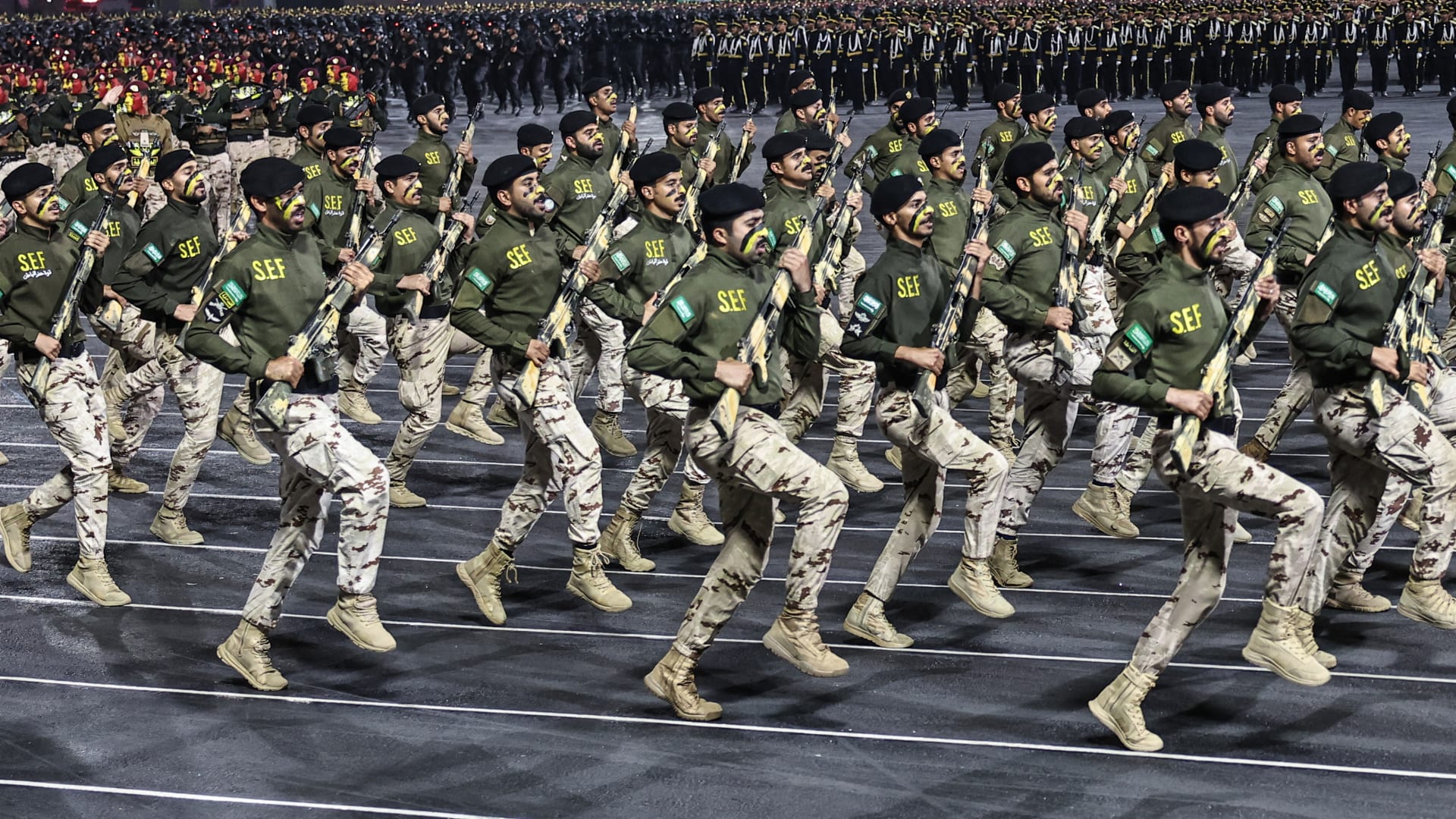 السعودية.. ضبط 8 وافدين أتراك والأمن العام يكشف ما فعلوه