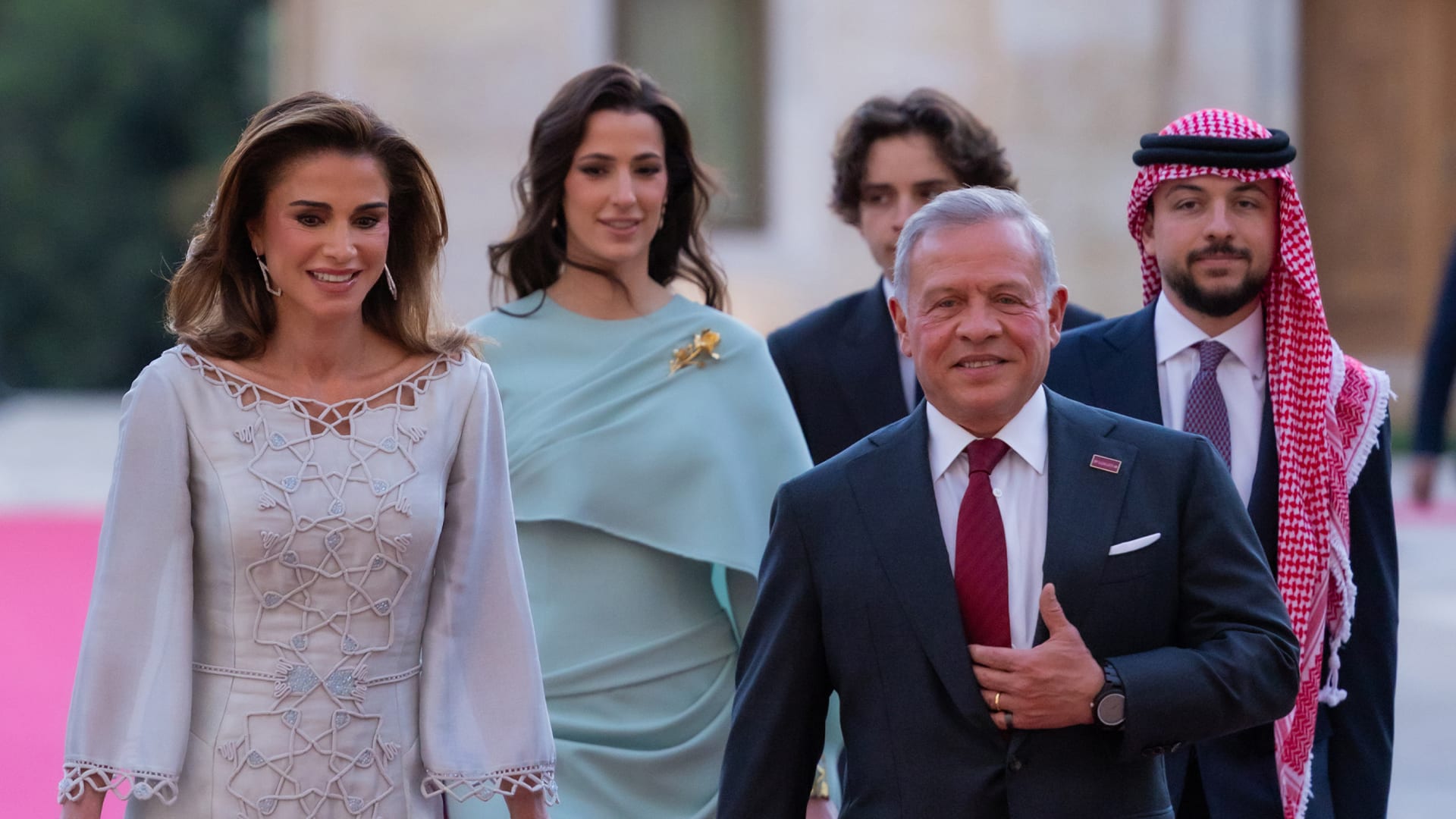 الملكة رانيا تشارك صورًا من الاحتفال بعيد استقلال الأردن الـ80