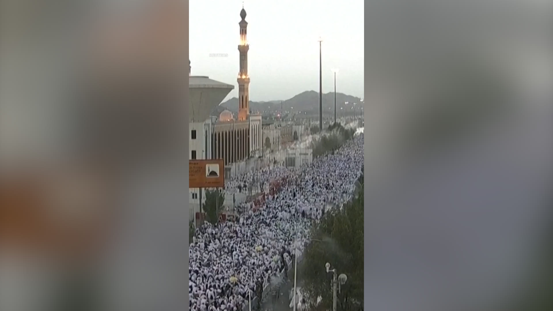 رغم التوترات الإقليمية.. نحو مليوني مسلم يتوافدون لأداء مناسك الحج