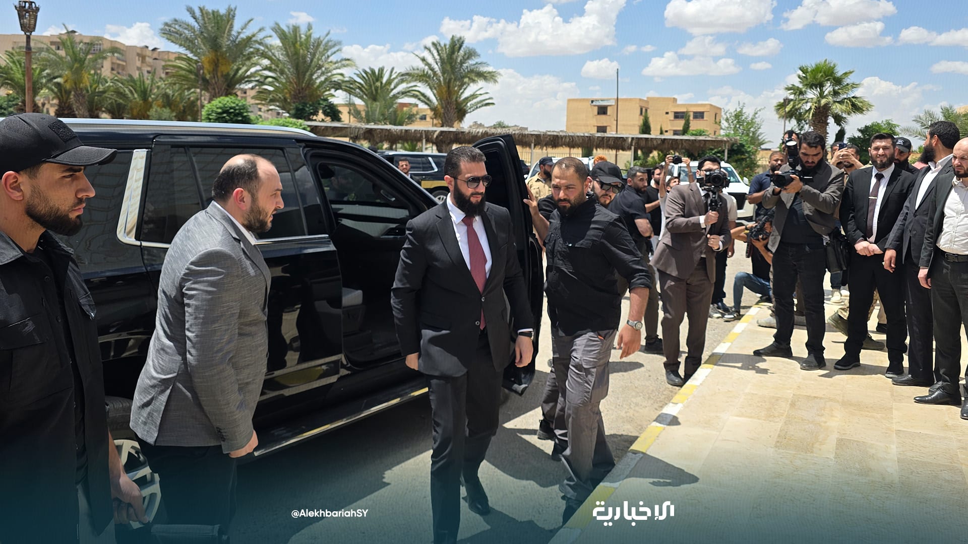 سوريا: لقطات من زيارة أحمد الشرع لتفقد فيضان نهر الفرات في دير الزور