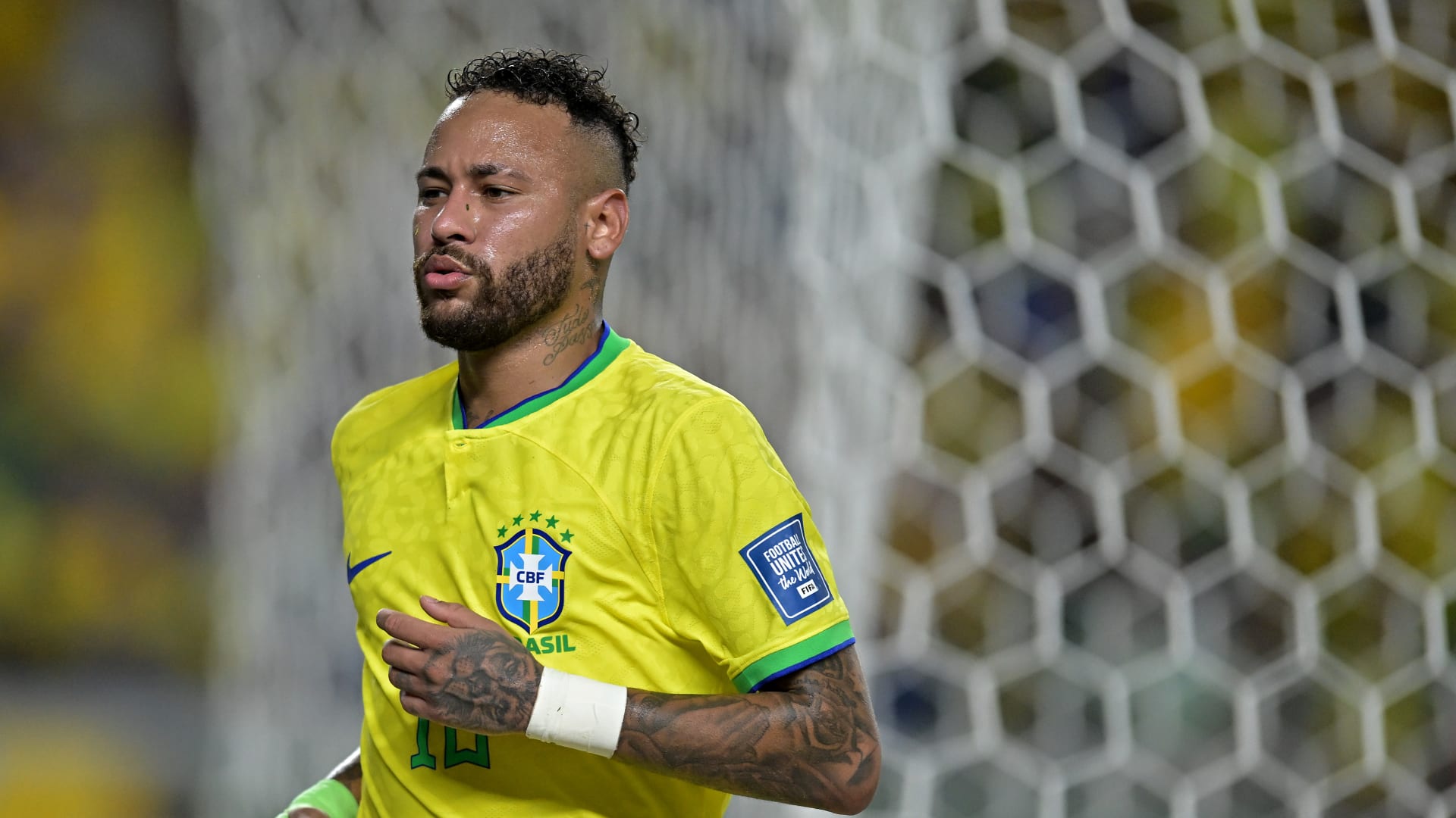 هل سيُستبعد نيمار من قائمة البرازيل في كأس العالم بعد إصابته؟ أنشيلوتي يجيب