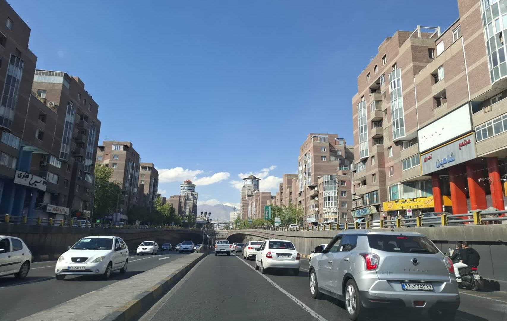 كيف ألهبت الحرب أسعار العقارات والإيجارات في طهران؟