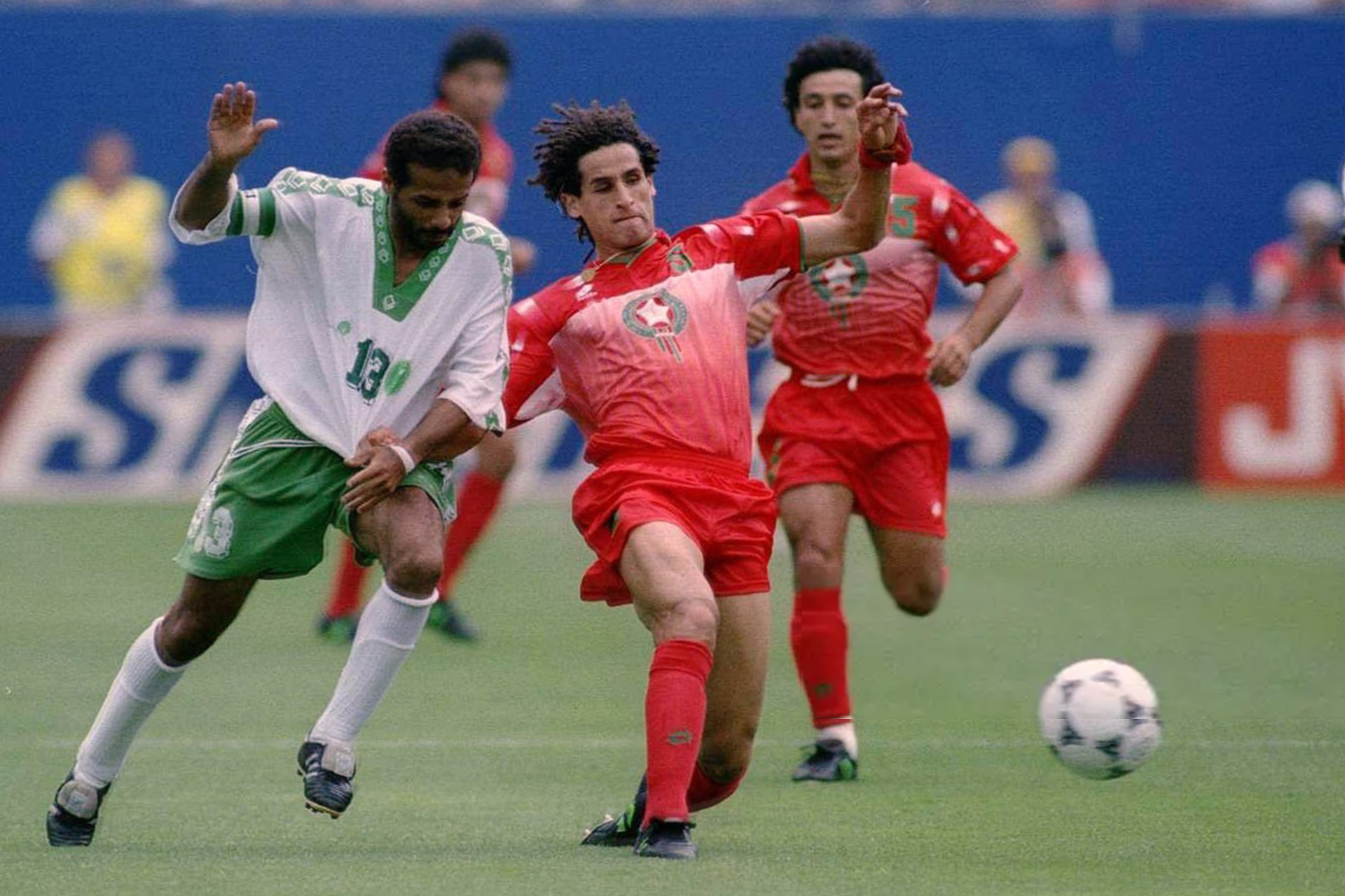 إثارة وندية لا تنسى.. تاريخ المواجهات الأفريقية الآسيوية في كأس العالم