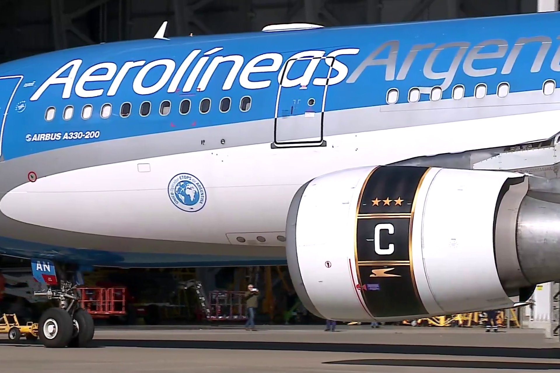 بالفيديو.. منتخب الأرجنتين يحلق نحو المونديال بطائرة الرقم 10