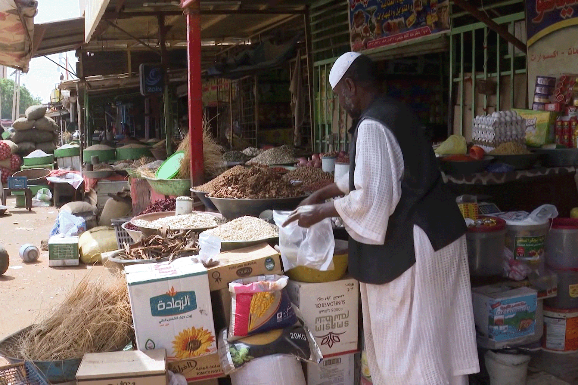 حظر الاستيراد في السودان.. محاولة لإنقاذ الجنيه أم بوابة لأزمة جديدة؟